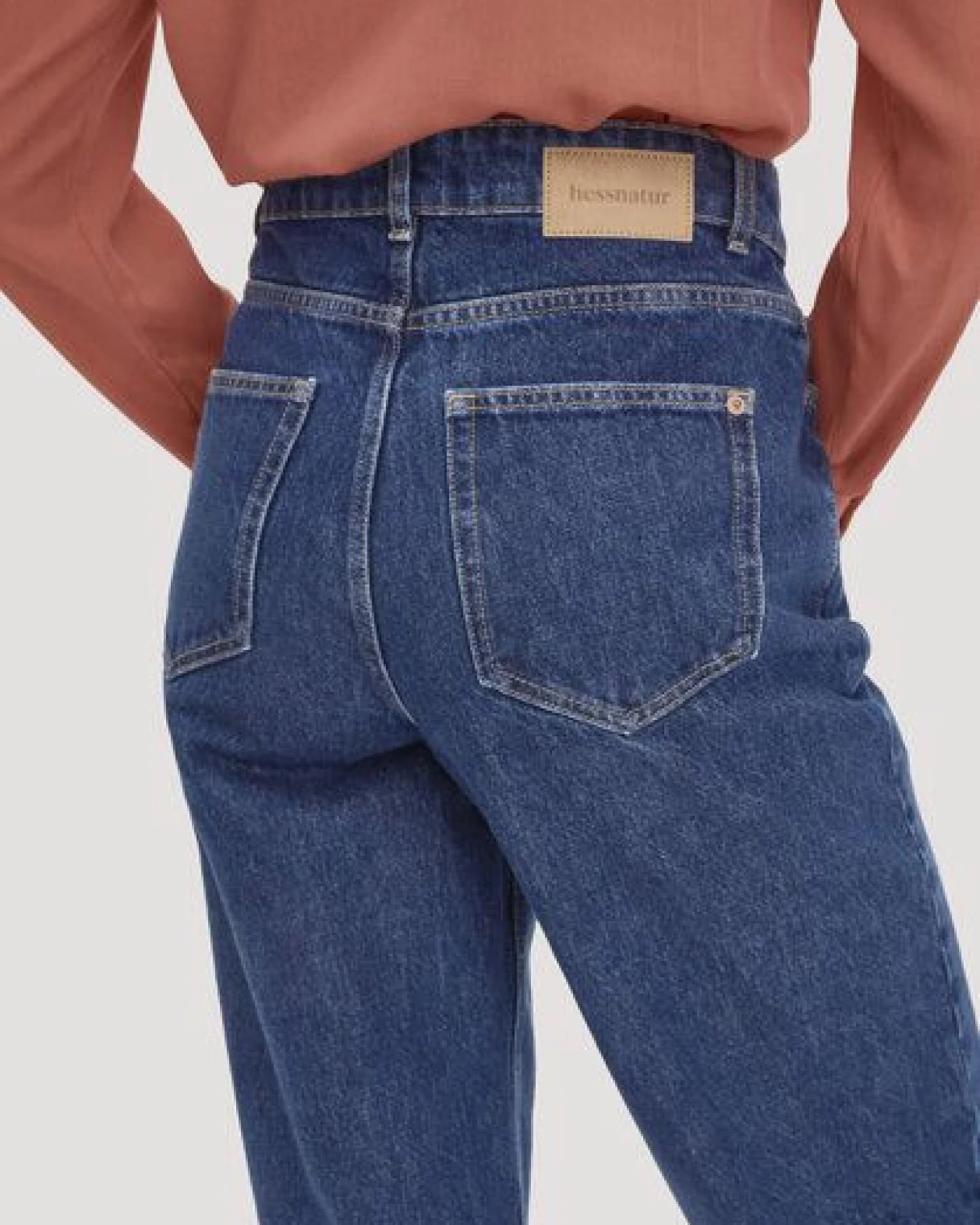 hessnatur Jeans NIVA Tapered Leg aus reiner Bio-Baumwolle – Ansicht 2