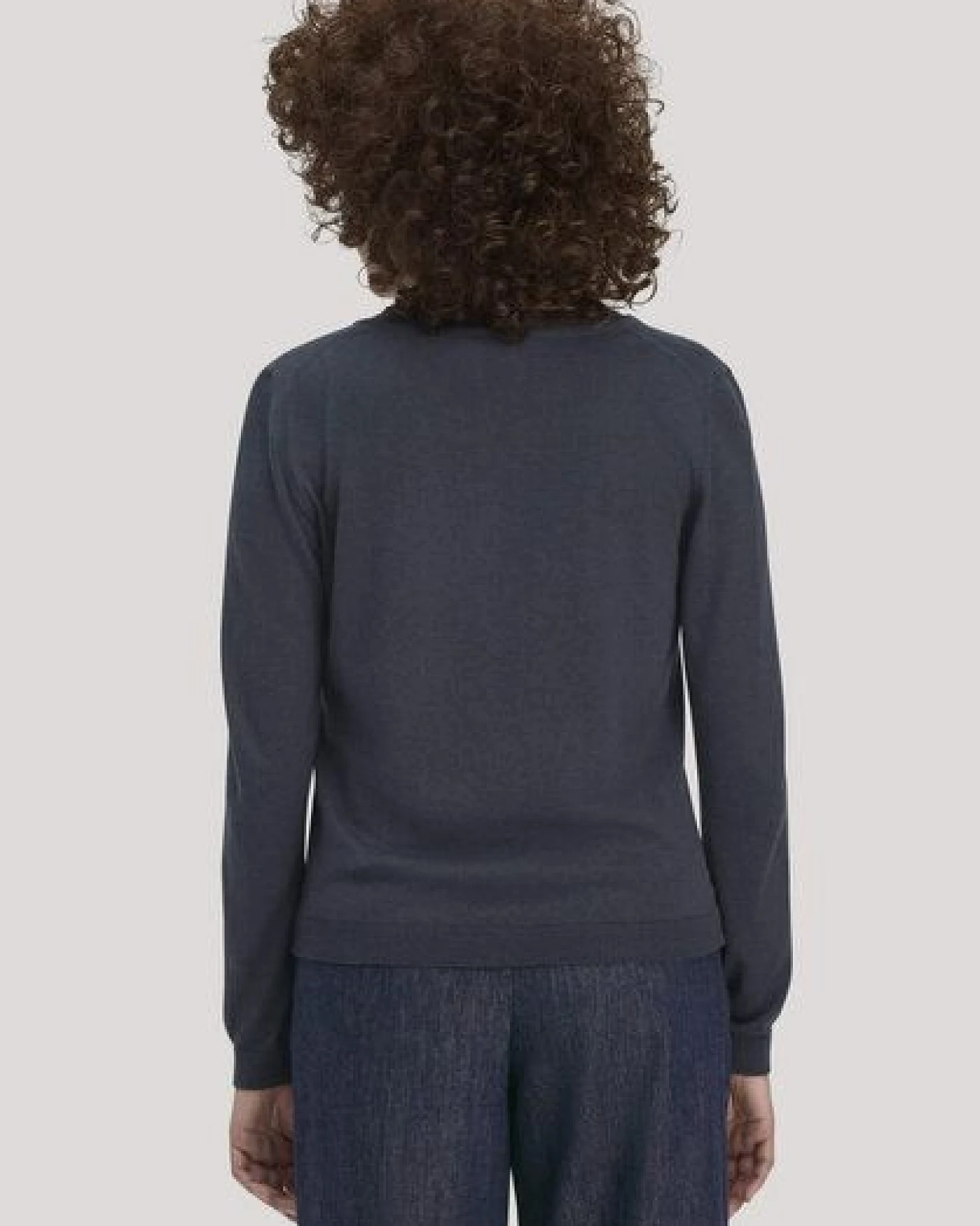hessnatur Strickjacke Regular aus TENCEL Lyocell mit Bio-Baumwolle – Ansicht 2
