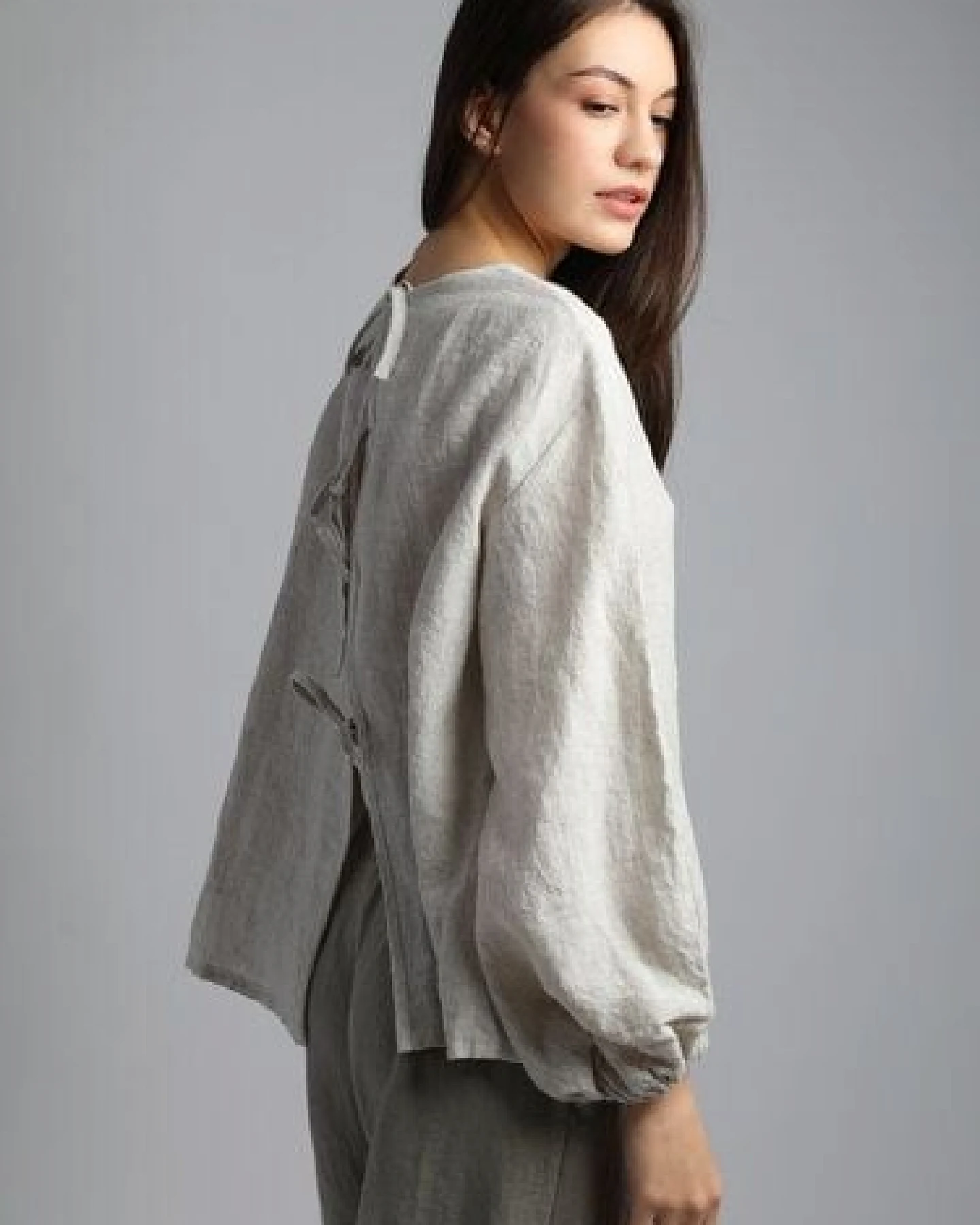 KNOTIUM YELLO Lockere Bluse mit Puffärmeln und offenem Rücken – Ansicht 2