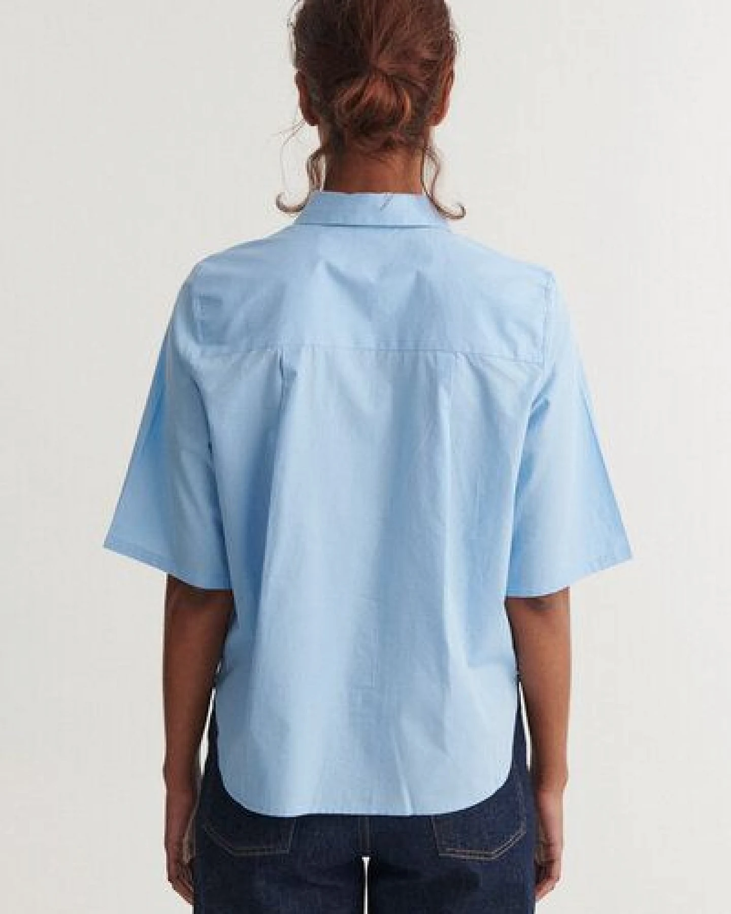 Basic Apparel Kurzarm Bluse SILJE mit Knöpfen aus Bio-Baumwolle – Ansicht 3