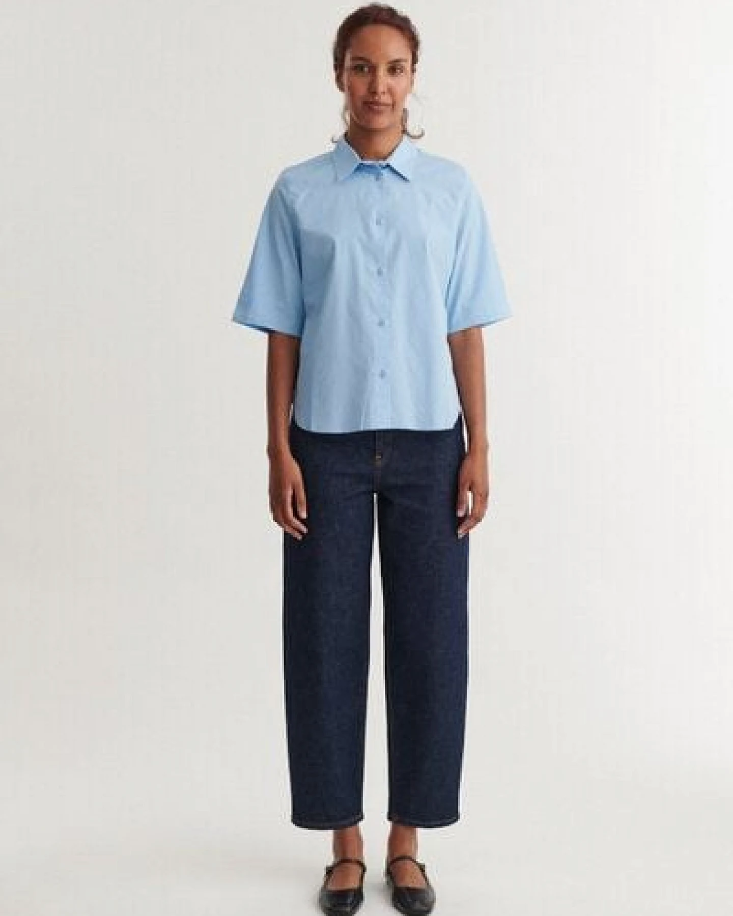 Basic Apparel Kurzarm Bluse SILJE mit Knöpfen aus Bio-Baumwolle – Ansicht 4