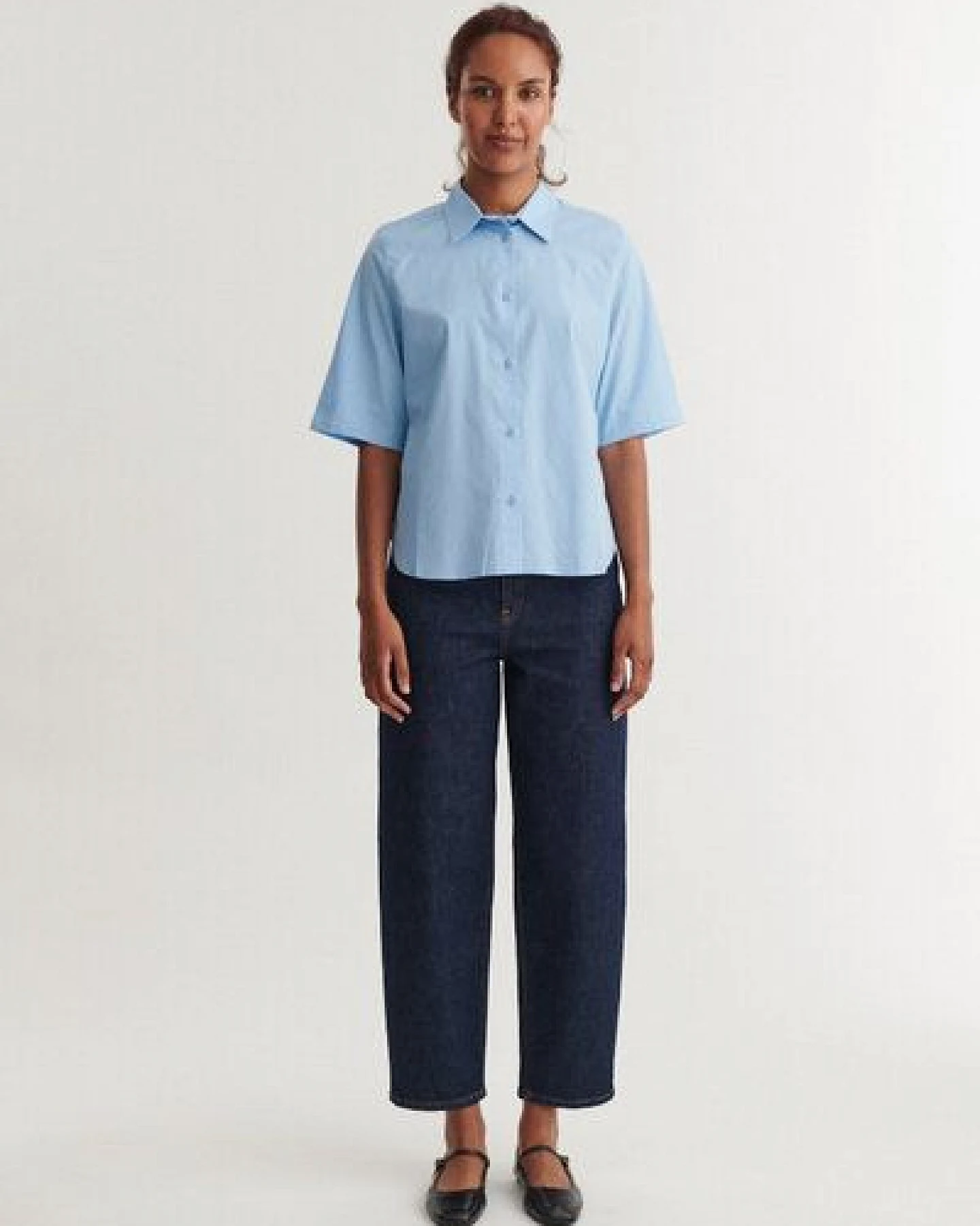 Basic Apparel Kurzarm Bluse SILJE mit Knöpfen aus Bio-Baumwolle – Ansicht 4