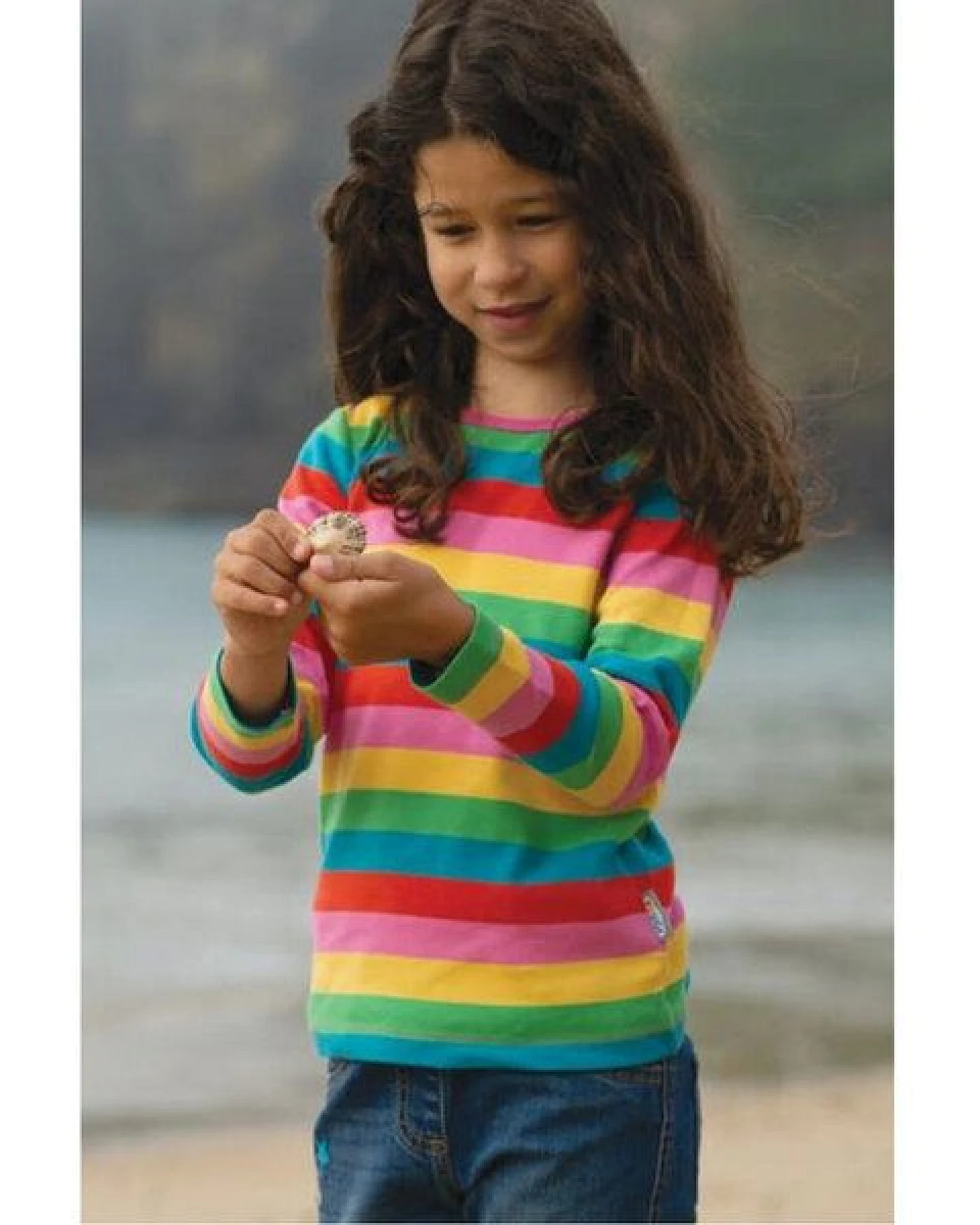 Frugi Langarm-Shirt Favourite Long Sleeve Tee, Foxglove Rainbow Stripe – Ansicht 2