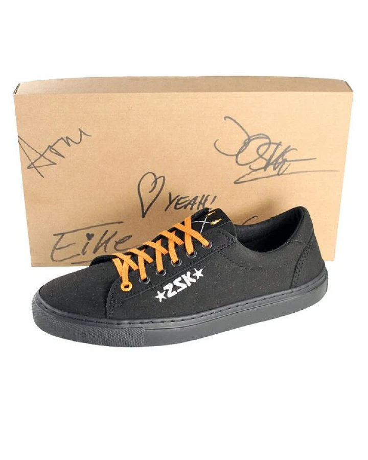 Fairticken vegane limitierte Sneaker der Punkband ZSK