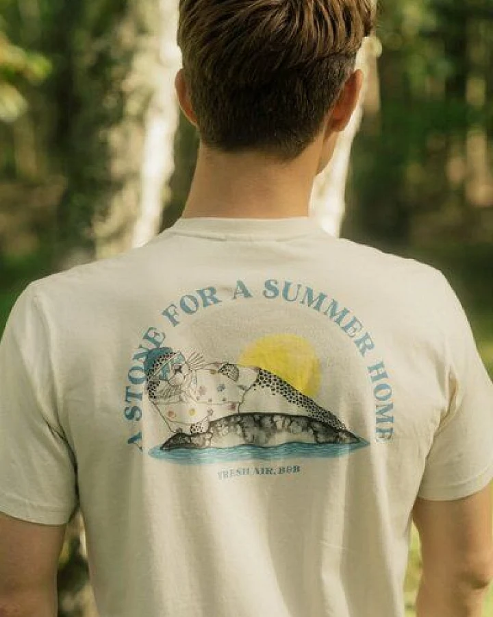 LAKOR T-Shirt aus Bio-Baumwolle - Vacation Stone Back