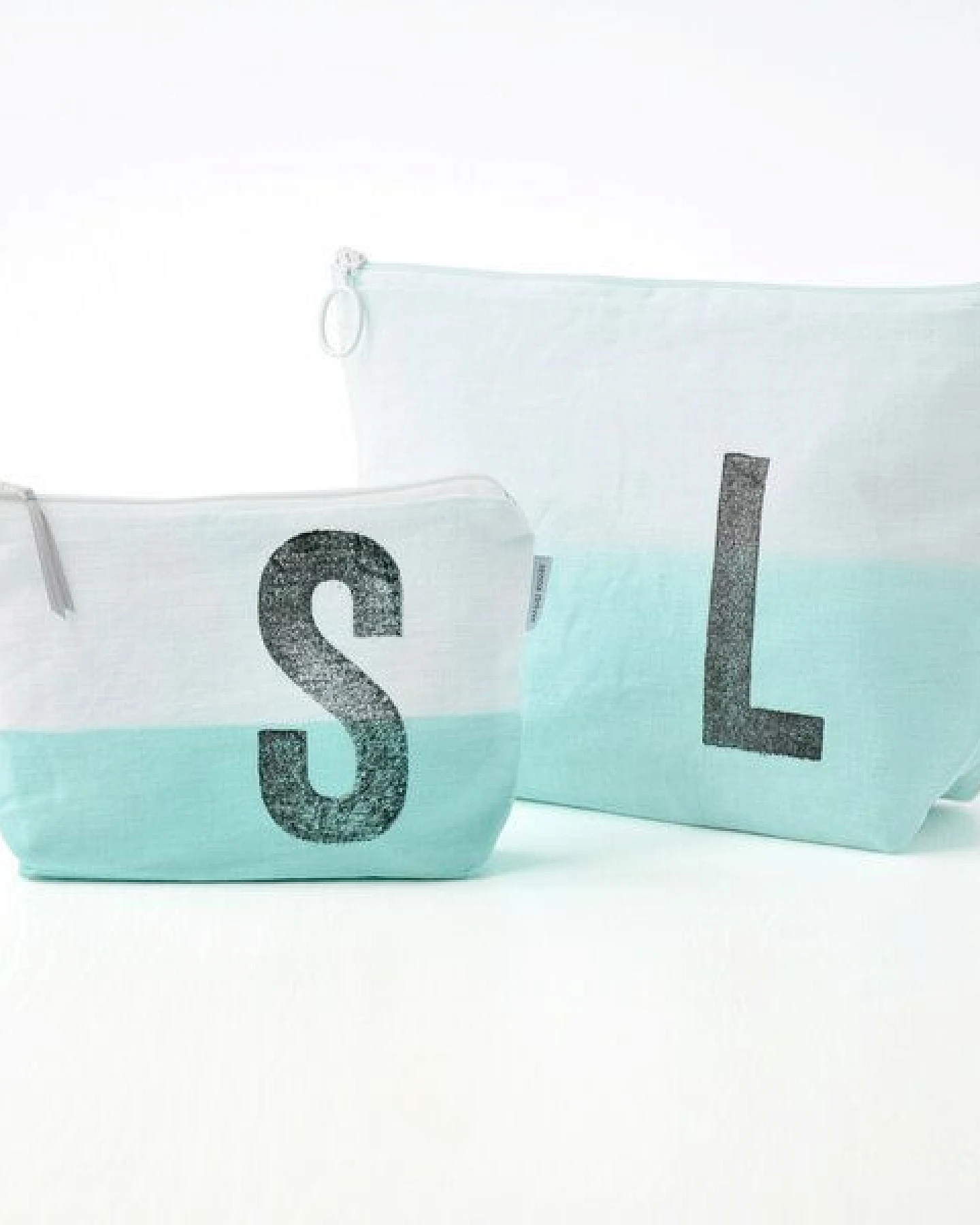 renna deluxe Kulturtasche und Schminktasche mit Monogramm MINT – Ansicht 2