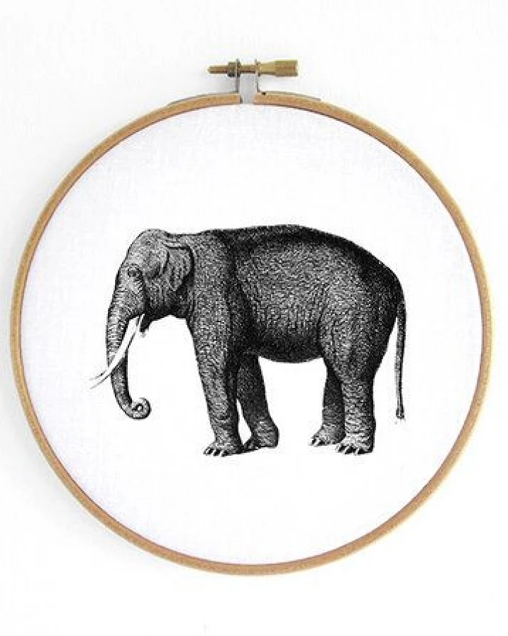 renna deluxe Elefant im Stickrahmen