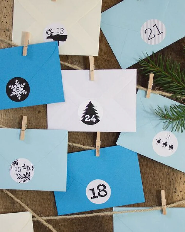 Bow & Hummingbird Adventskalender Eisblau