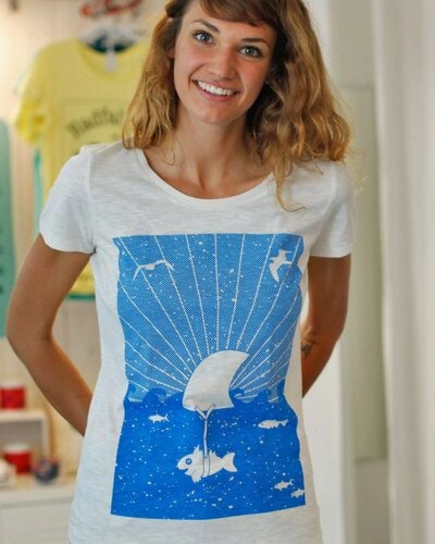 päfjes T-Shirt "Hai Fisch" Fin Flosse - Fair Wear Frauen T-Shirt – Ansicht 3