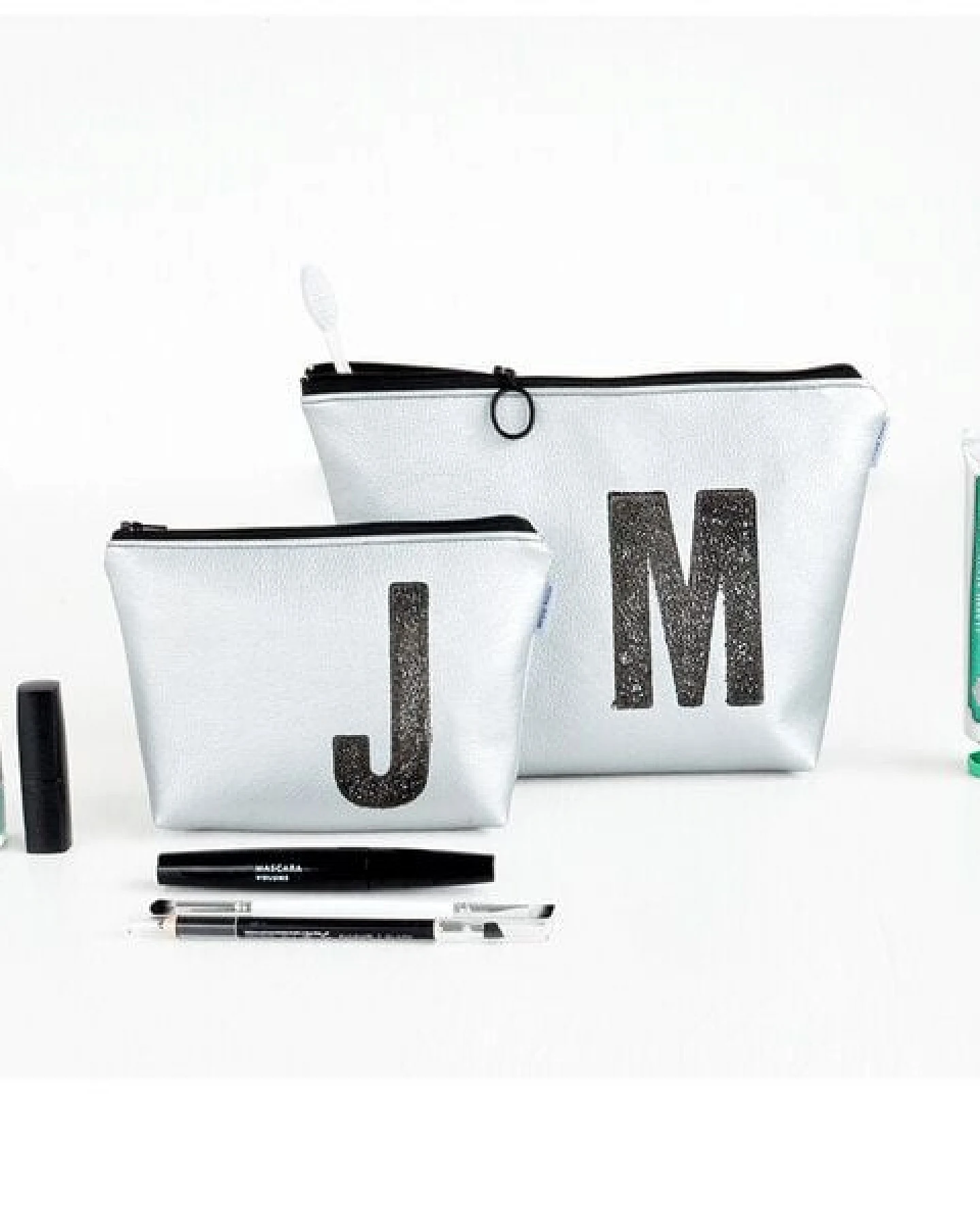 renna deluxe Kulturtasche und Kosmetiktasche personalisiert mit Monogramm SILBER – Ansicht 3