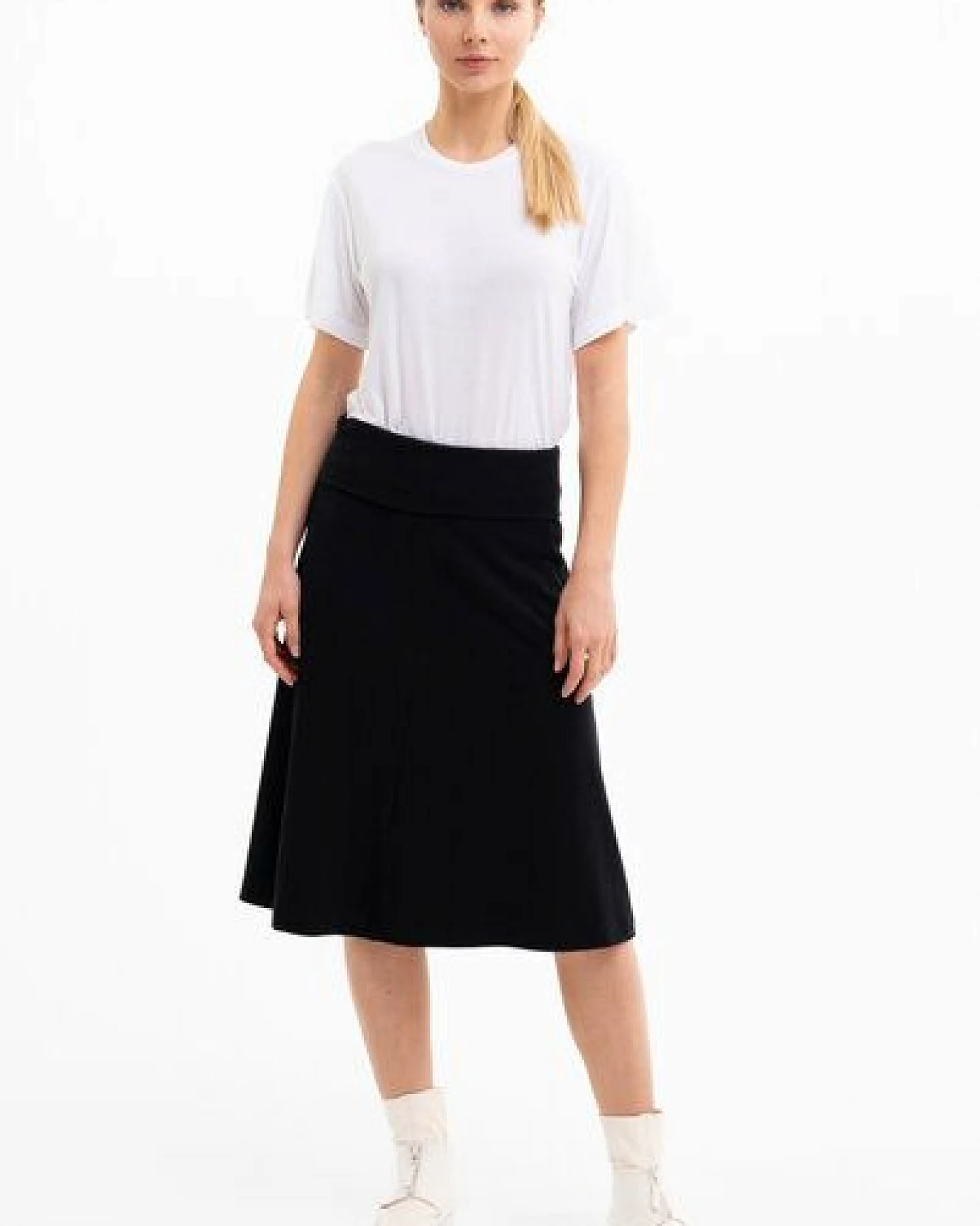 SHIPSHEIP Wilma - Damen T-Shirt aus TENCEL Lyocell – Ansicht 2