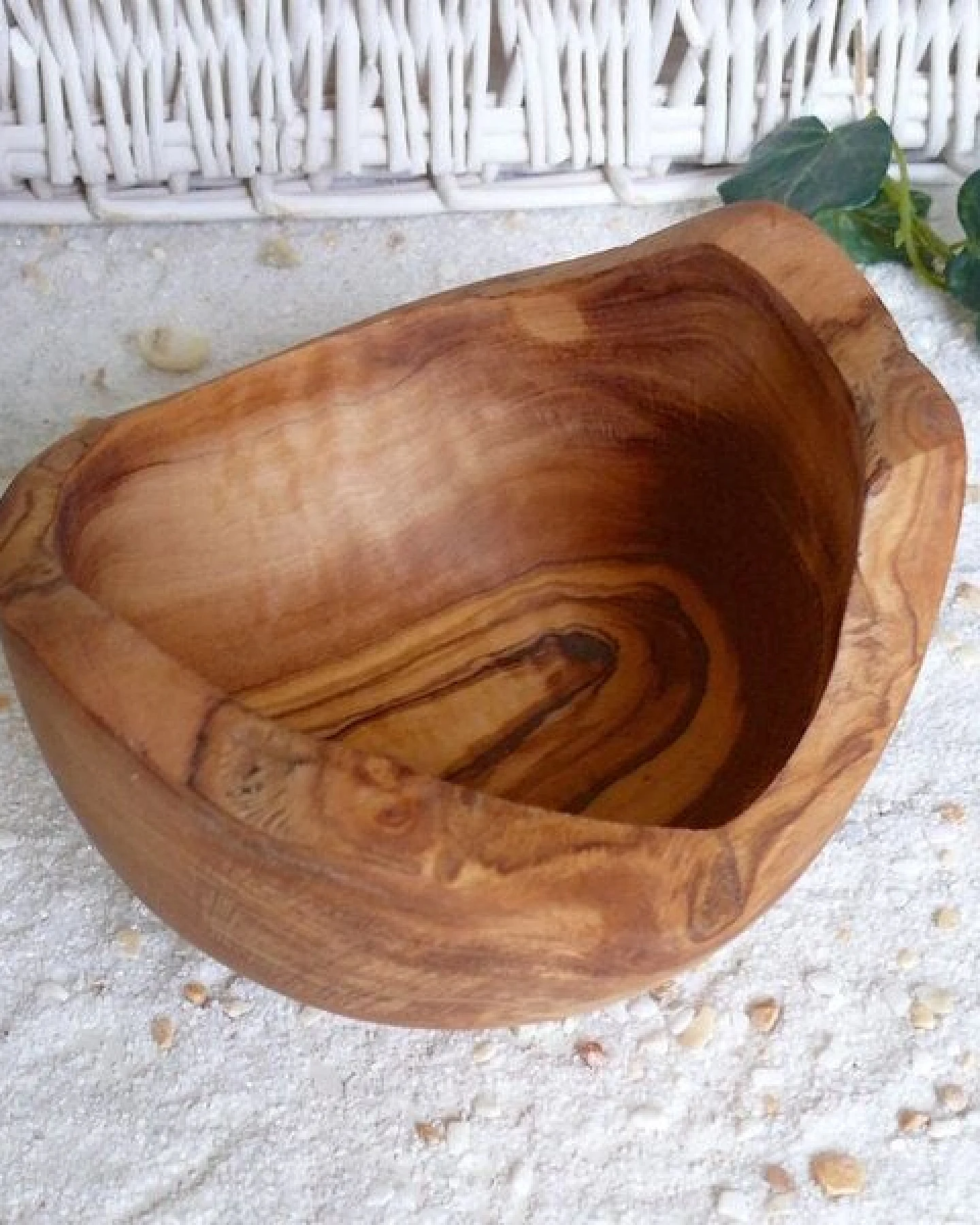 Olivenholz erleben Knabberschale RUSTIKAL (rund), Ø ca. 14 cm aus Olivenholz – Ansicht 3