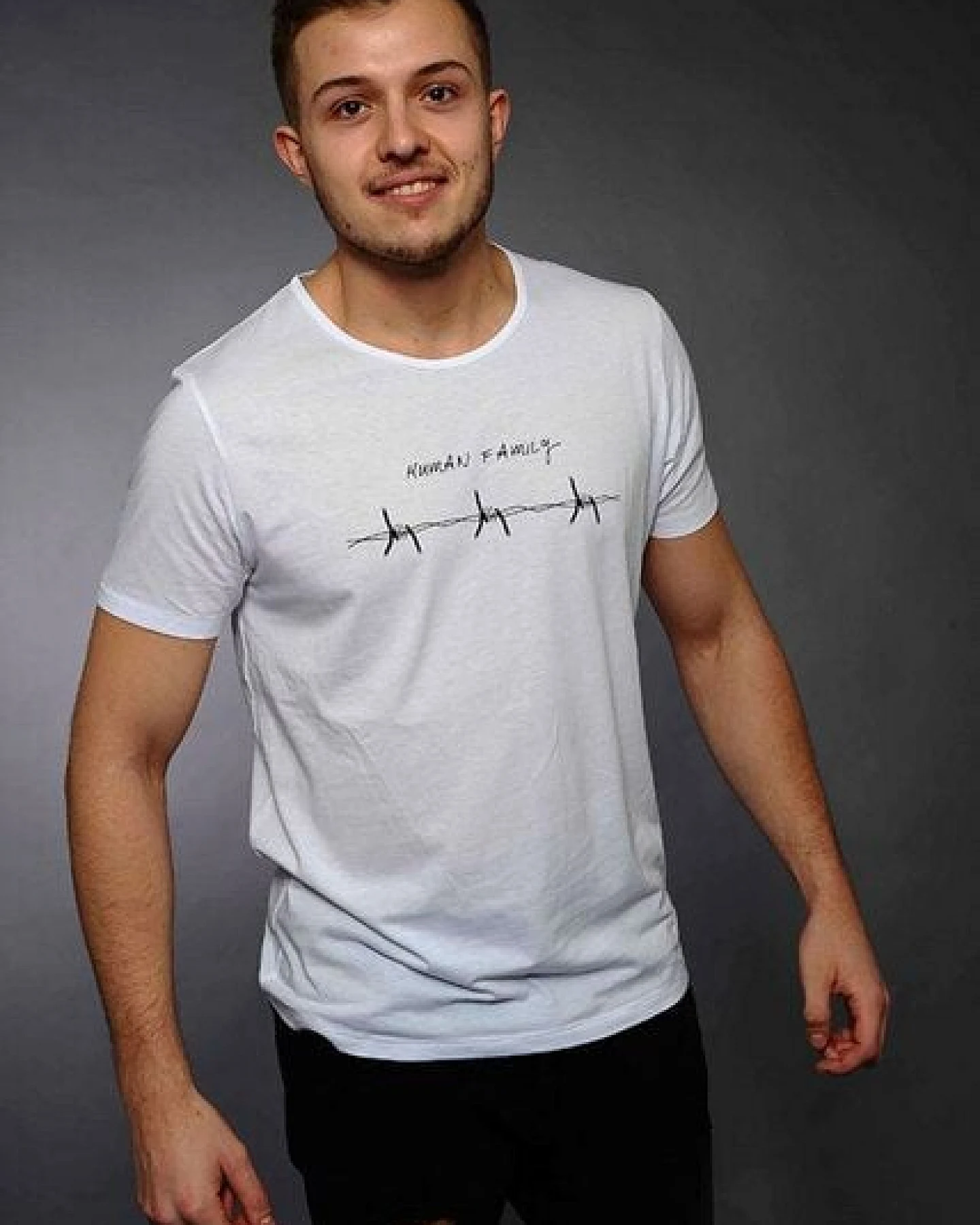 T-Shirt aus Bio-Baumwolle von Human Family Change Barbed – Ansicht 3