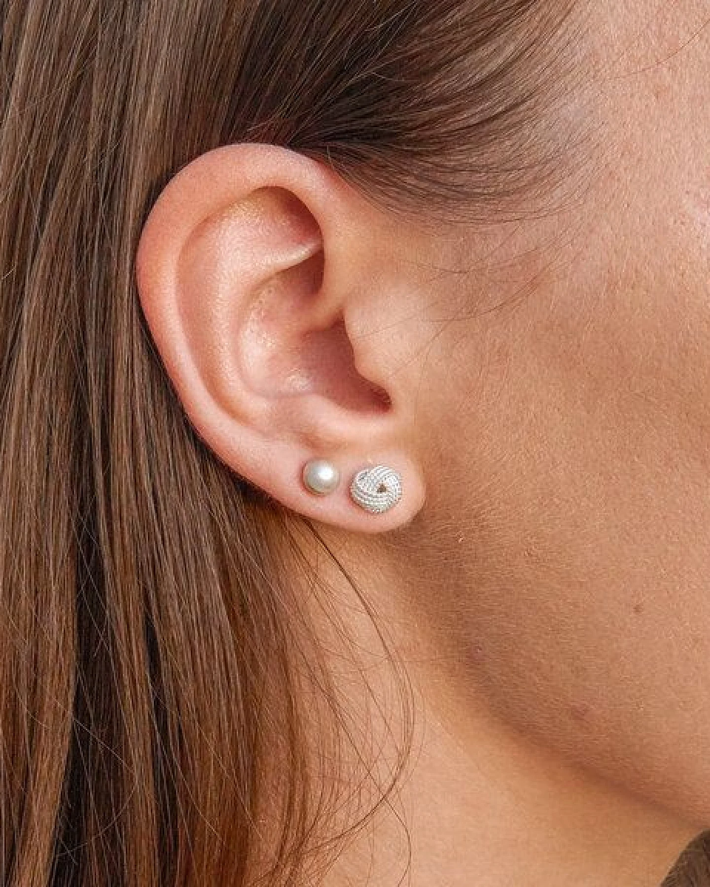 pakilia Silber Ohrstecker Knoten verschlungen Fair-Trade und handmade – Ansicht 4