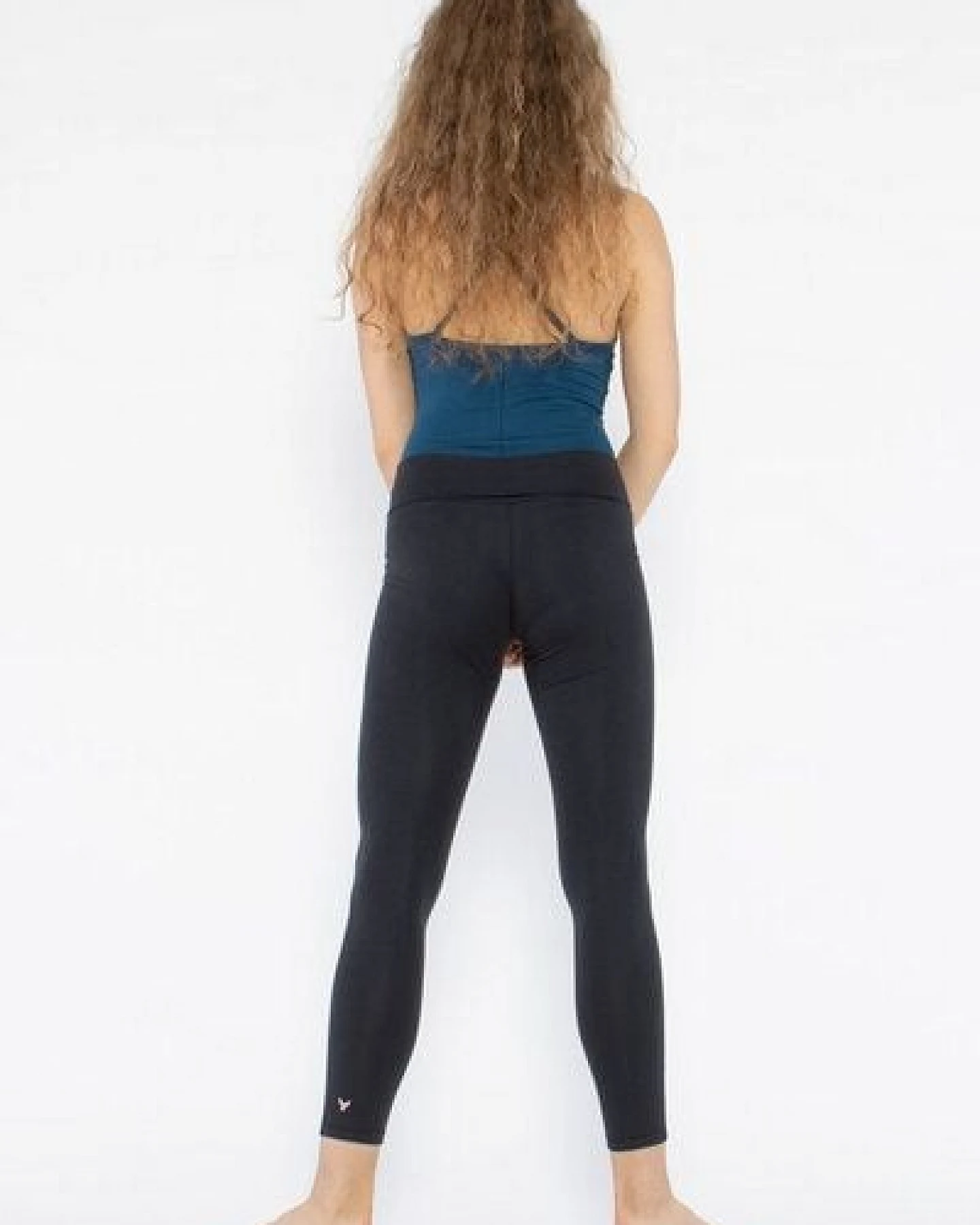YOIQI Yoga Leggings aus Bio-Baumwolle mit hohem Bund – Ansicht 3