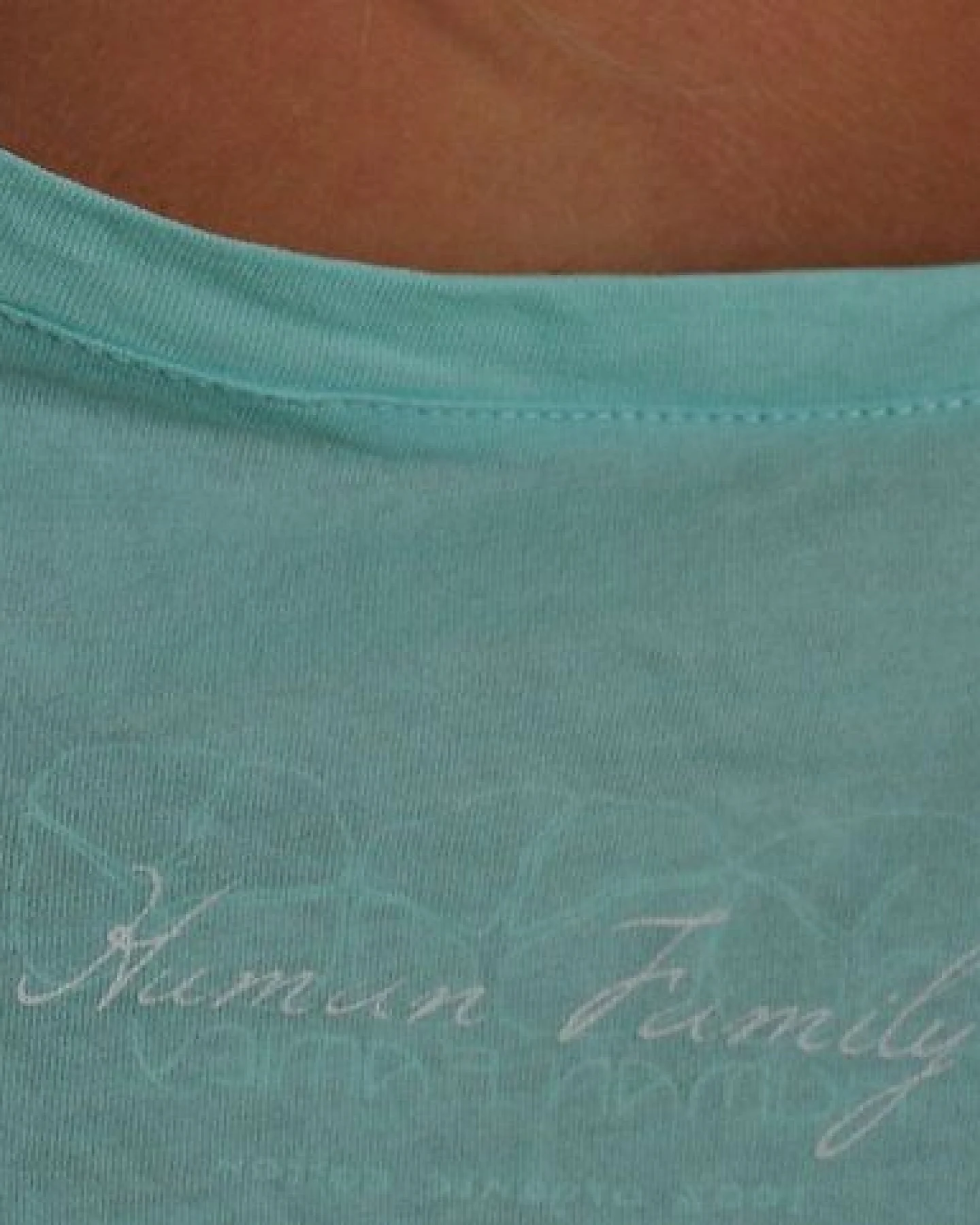 Human Family Kurzes, weit geschnittenes Damen T-Shirt - "Laid Back" – Ansicht 4