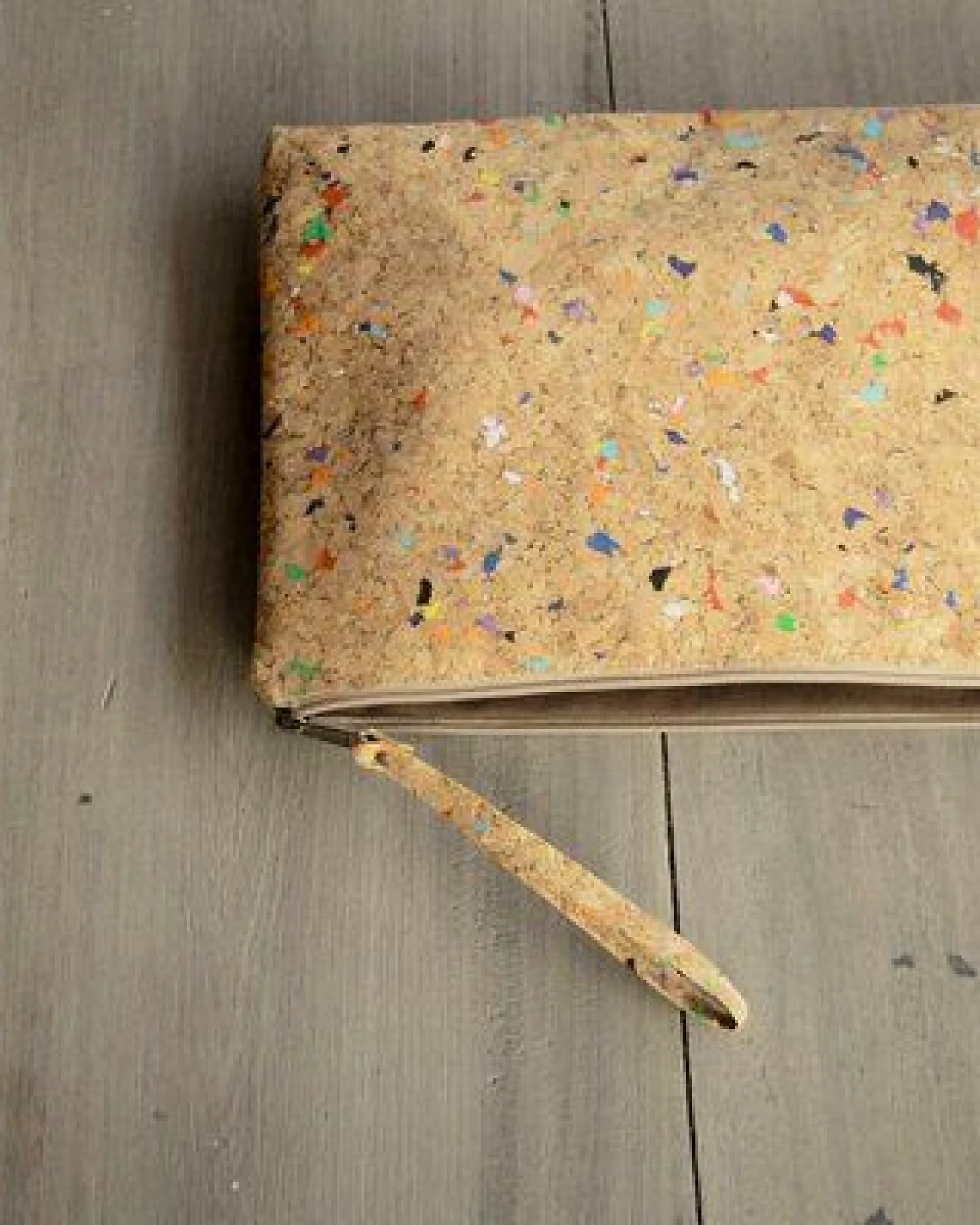 BY COPALA Gefütterte 13–14 Zoll Kork Laptoptasche – Nachhaltige vegane Hülle, wasserabweisende handgefertigte Tasche mit Zipper für MacBook Air / Pro & Notebooks - Farb-Akzenten – Ansicht 3