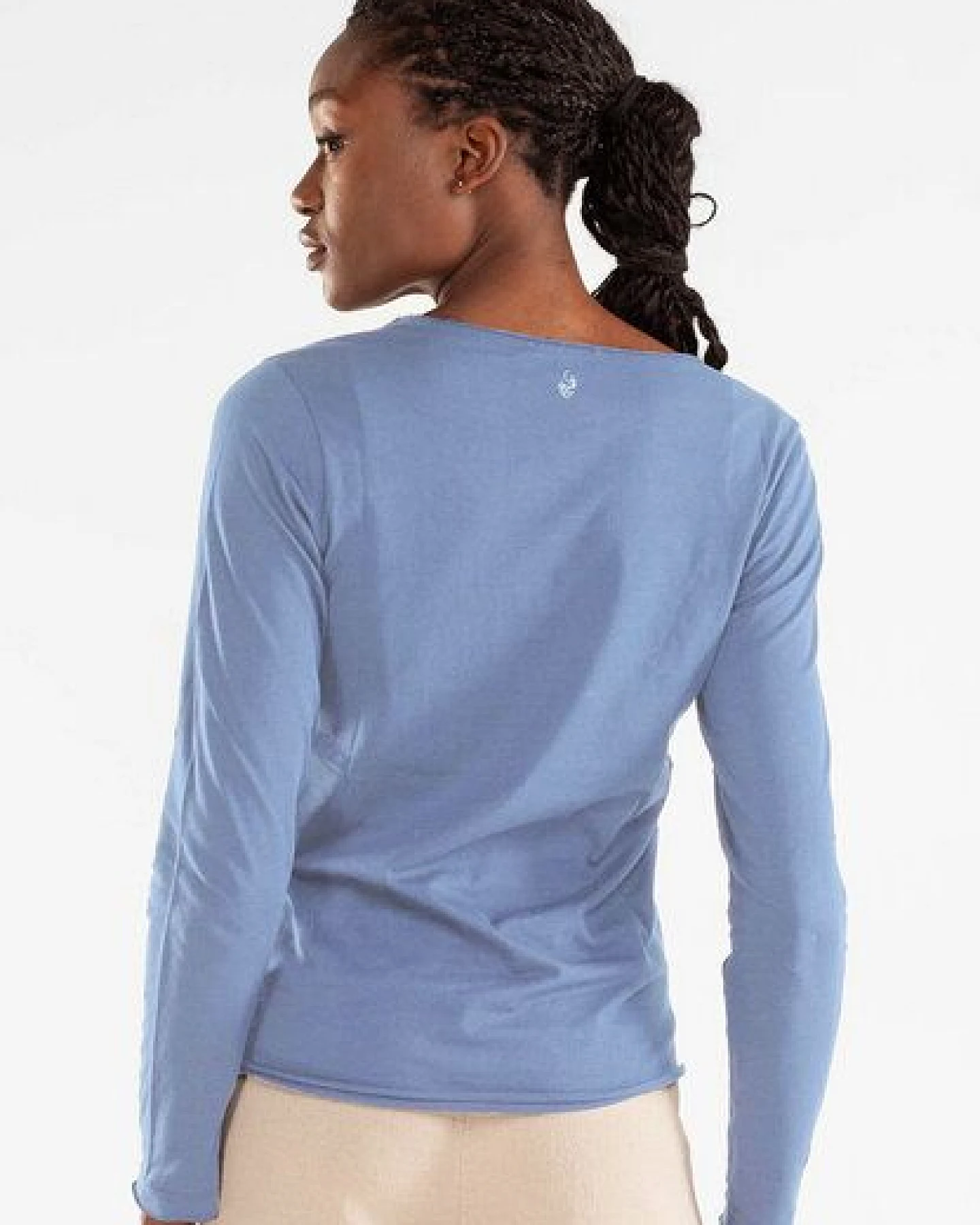 Alma & Lovis Smartes Langarmshirt aus Bio-Baumwolle – Ansicht 2