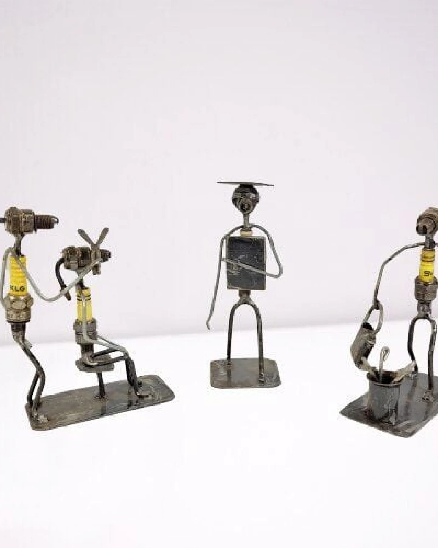 Moogoo Creative Africa Zündkerzen-Figur – Ansicht 2