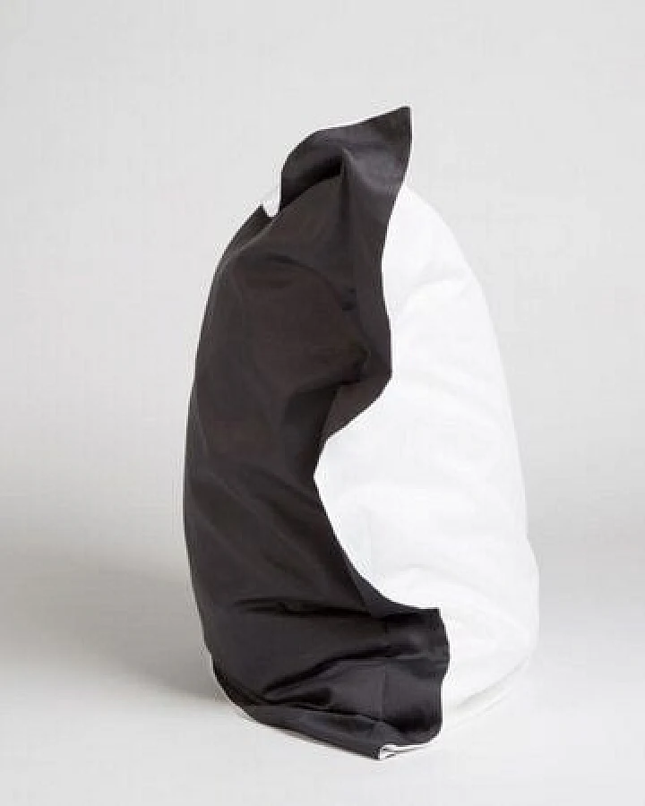 Kissenbezug Anthracite/White "Yumeko" aus Baumwollsatin