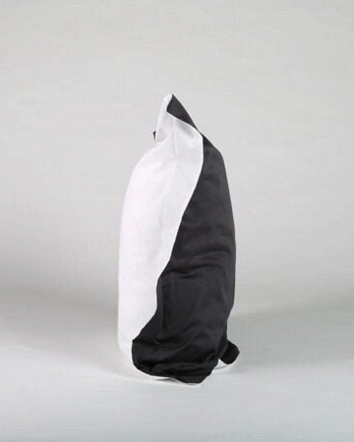 Kissenbezug Anthracite/White "Yumeko" aus Baumwollsatin – Ansicht 2