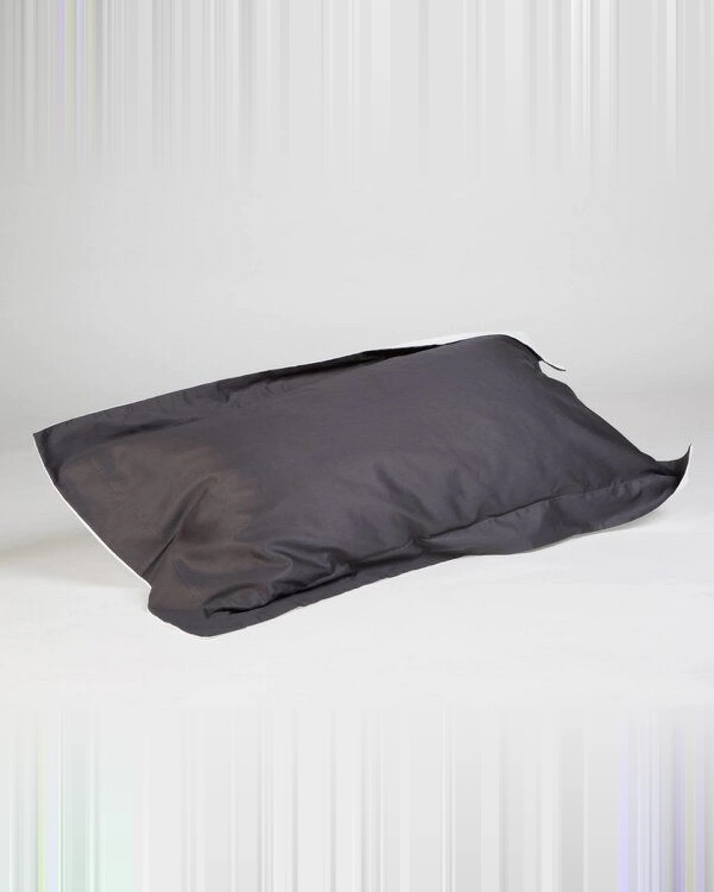 Kissenbezug Anthracite/White "Yumeko" aus Baumwollsatin – Ansicht 3