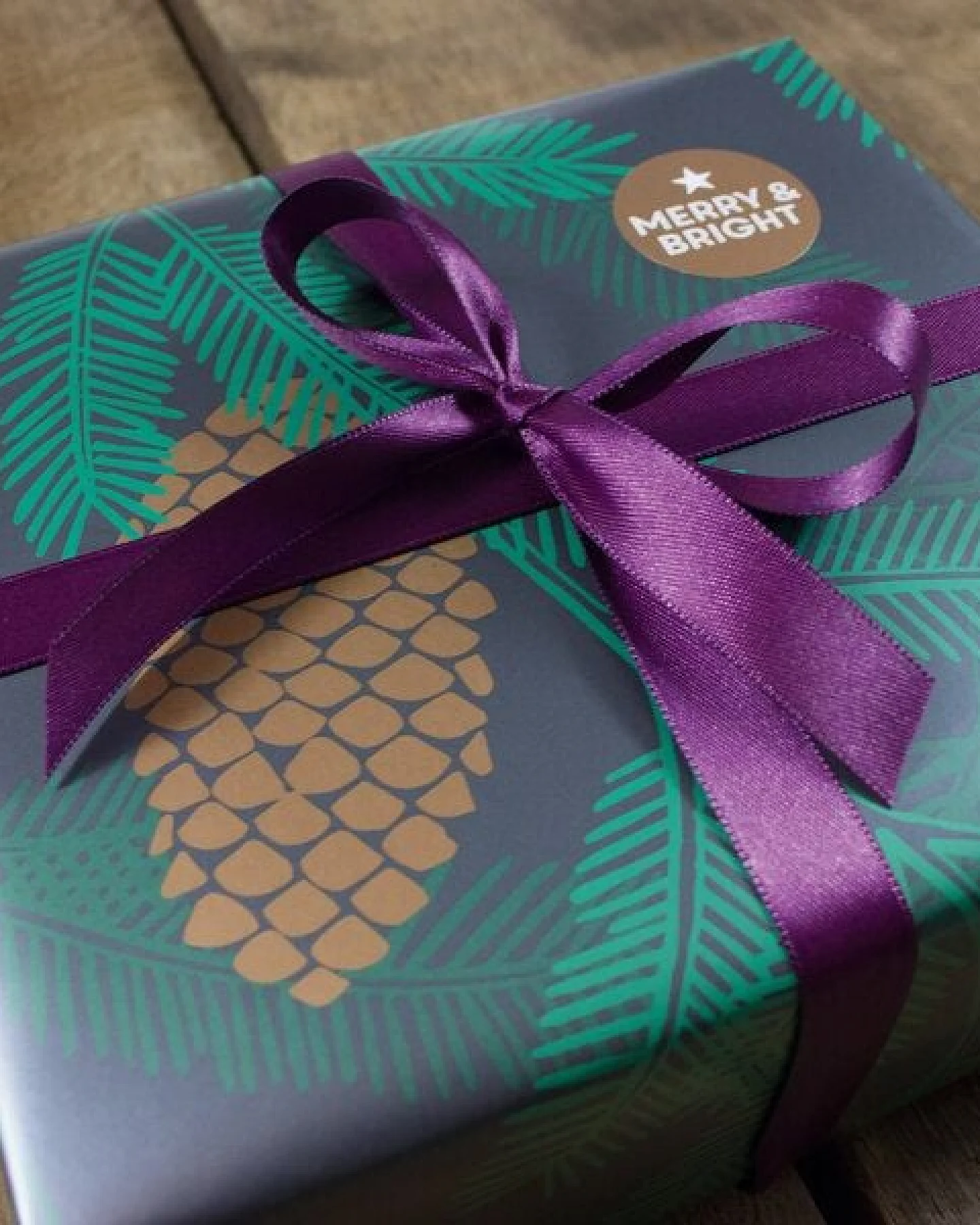 Bow & Hummingbird Geschenkpapier O Tannenbaum – Ansicht 4