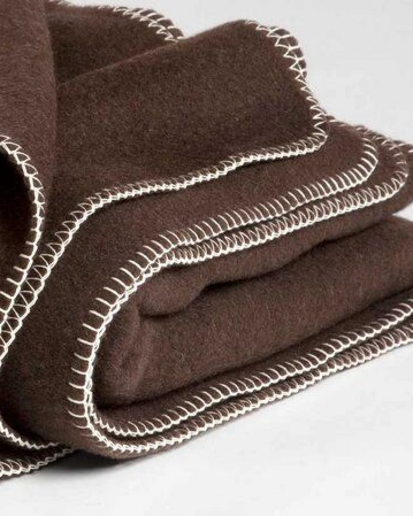 Yumeko Yakwolle Decke Dark Brown 150x200 cm – Ansicht 3