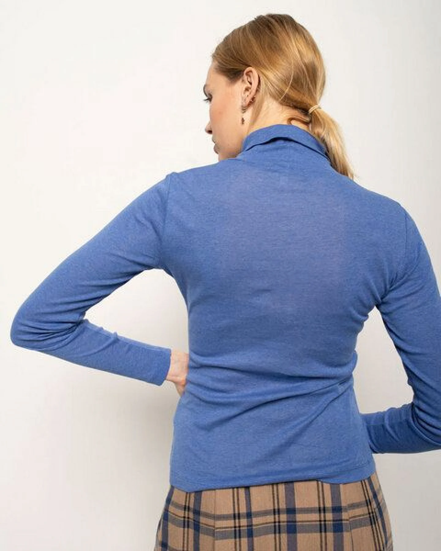Alma & Lovis Rollkragenshirt aus Bio-Baumwoll-Jersey – Ansicht 3