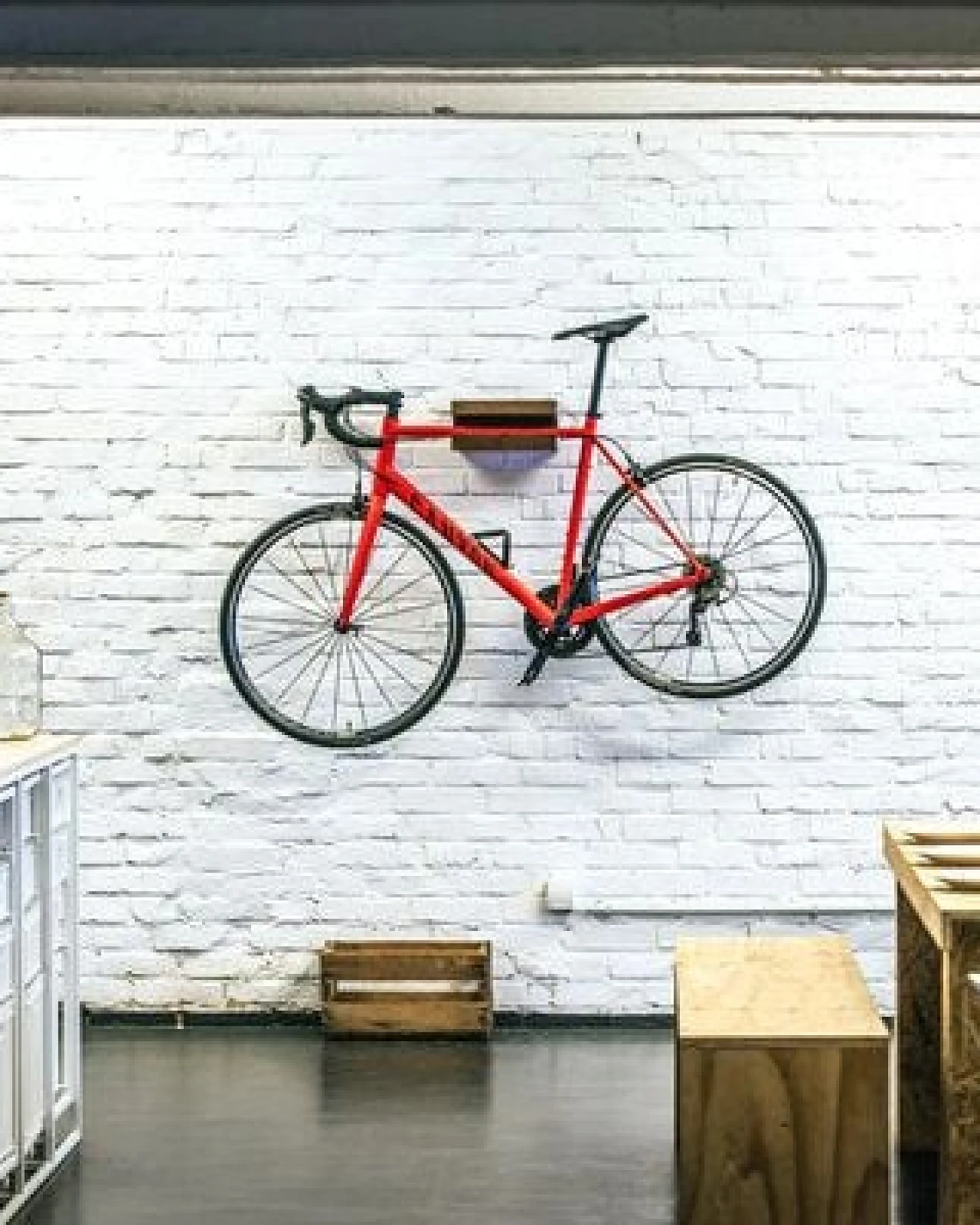 Bicycledudes Fahrrad Wandhalterung "FRANZ JOSEF" aus nachhaltigem Holz – Ansicht 4