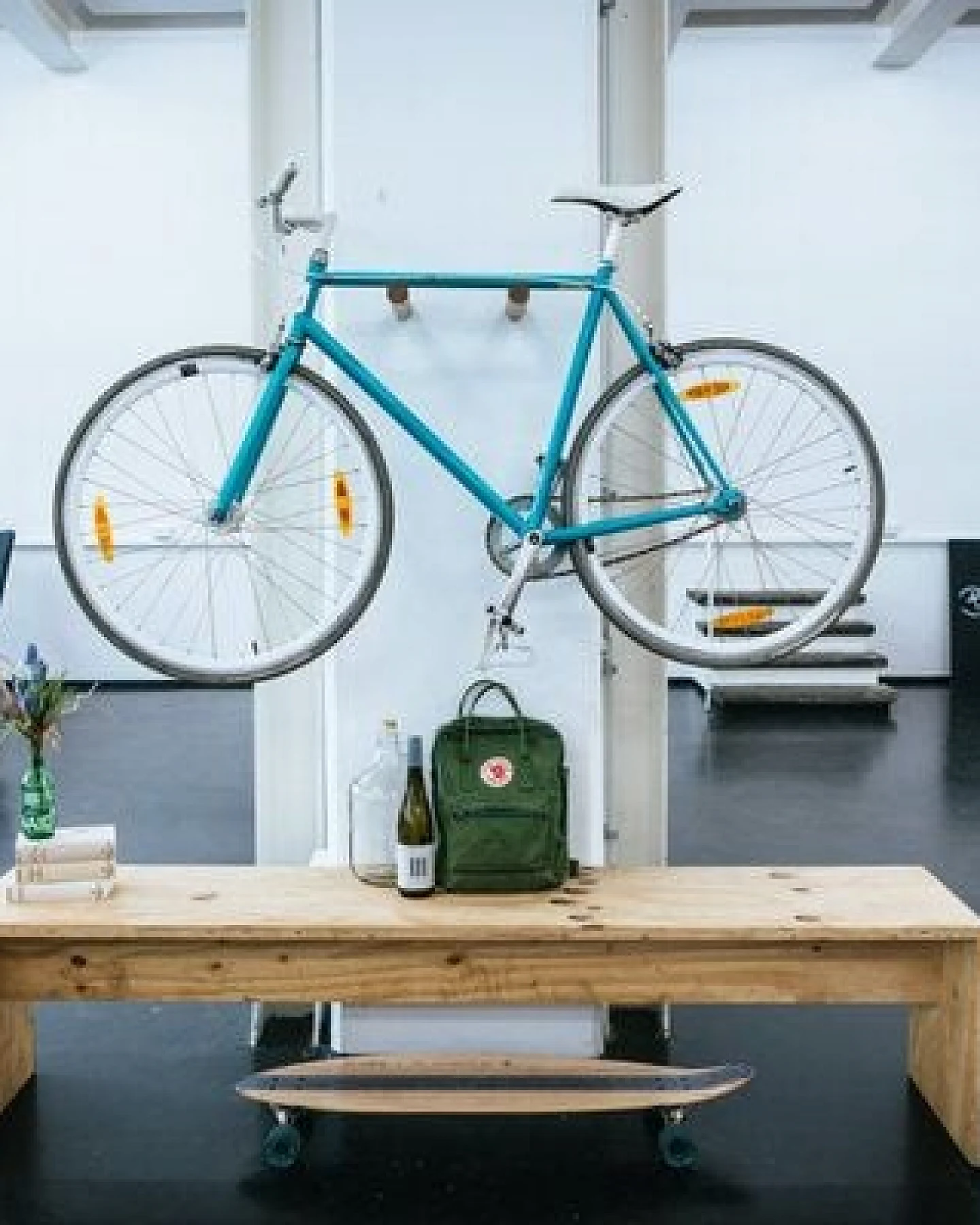 Bicycledudes Fahrrad Wandhalterung "HENRY" aus nachhaltigem Holz – Ansicht 3