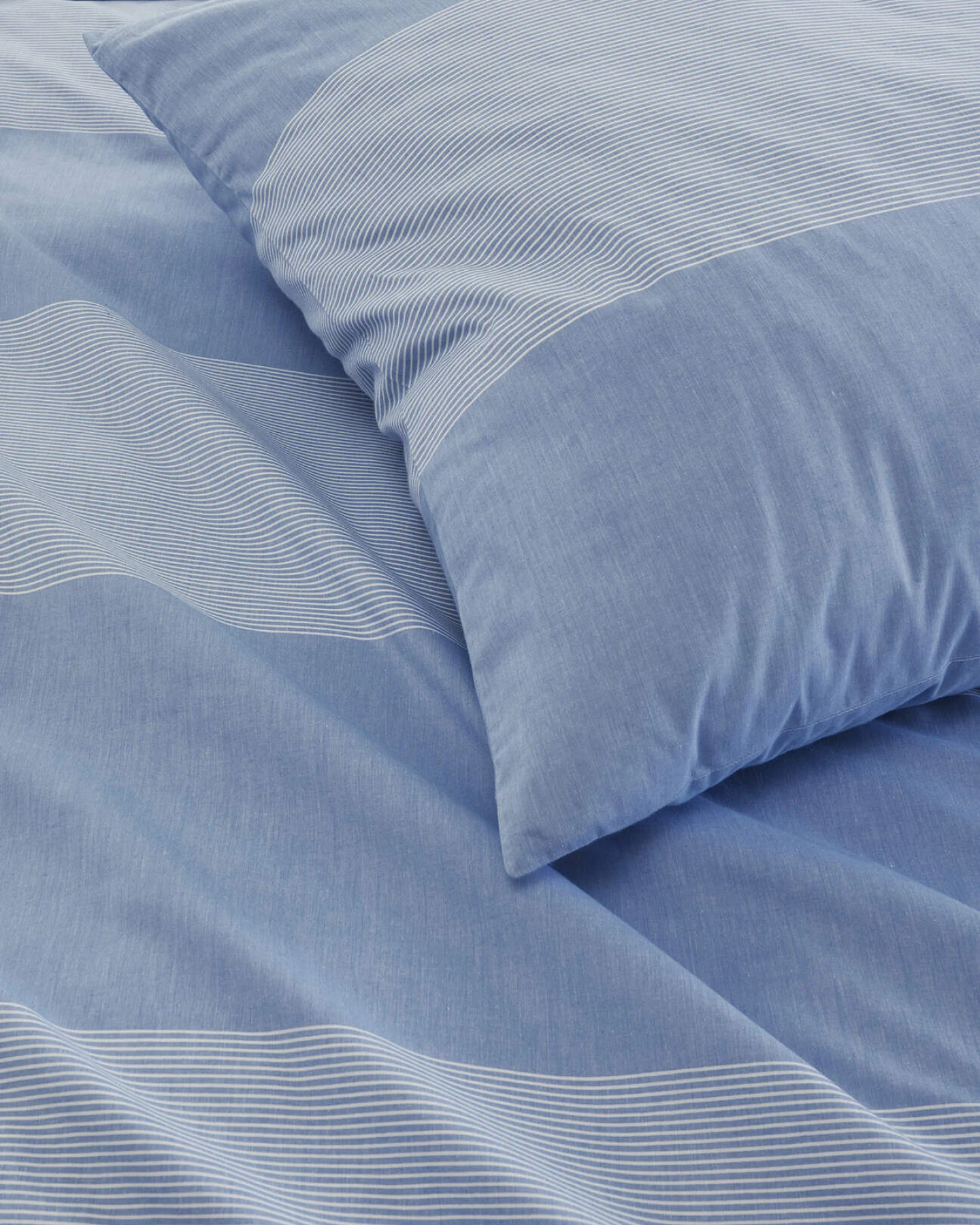 hessnatur Renforcé Bettwäsche-Set RENA aus Bio-Baumwolle - blau - Größe 135x200 / 80x80 cm – Ansicht 4