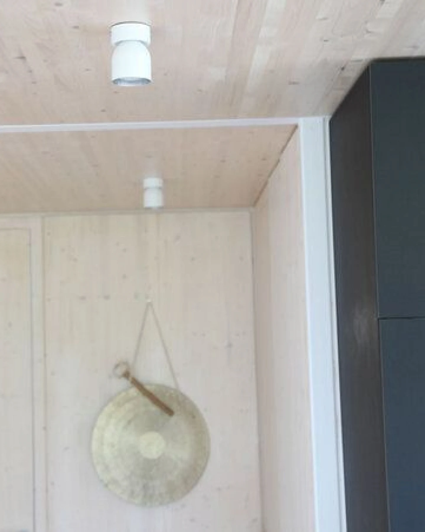 werkvoll by Lena Peter Recycling Feuerlöscher-Deckenleuchte FIRELIGHT – Ansicht 3