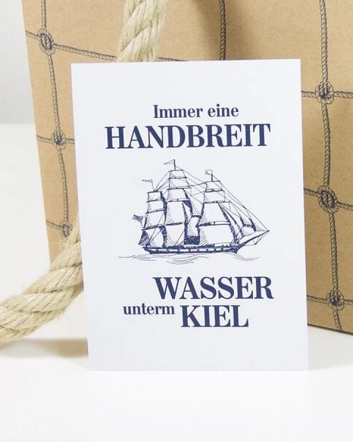 Bow & Hummingbird Postkarte Wasser unterm Kiel