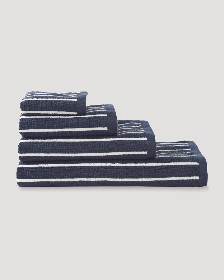 hessnatur Frottier-Handtuch Streifen aus Bio-Baumwolle - blau - Größe 70x140 cm