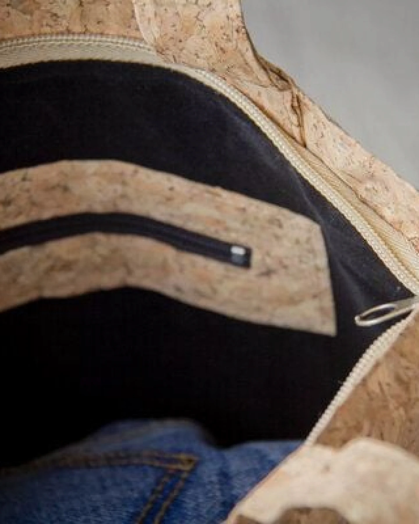 BY COPALA Tote Bag - Vegan, Einkaufstasche aus recyceltem Kork. Cork Bag – Ansicht 2