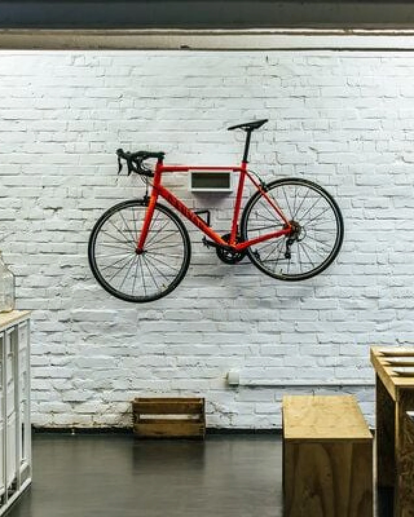 Bicycledudes Fahrrad Wandhalterung "OSKAR" aus nachhaltigem Holz – Ansicht 4