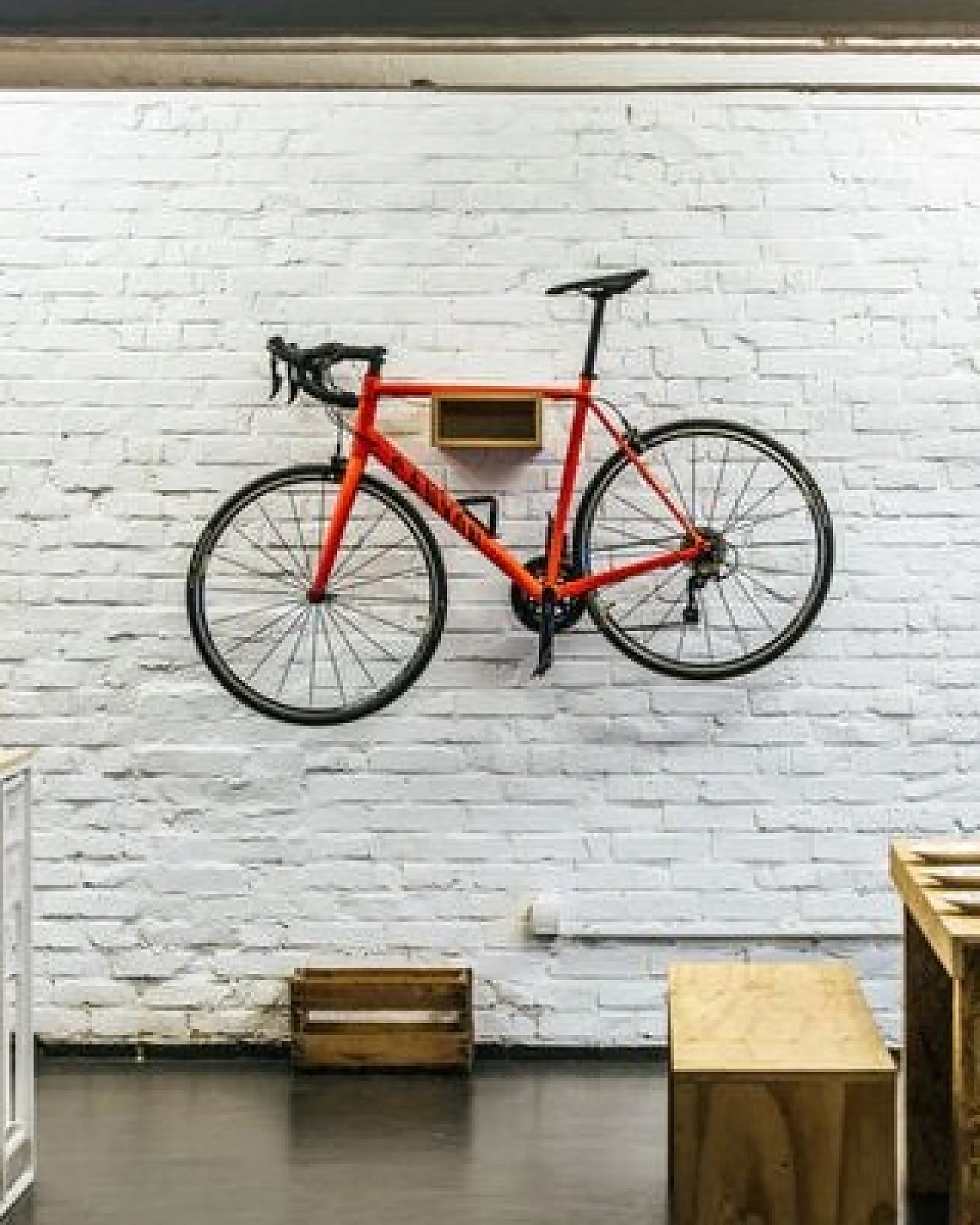 Bicycledudes Fahrrad Wandhalterung "GUSTAV" aus nachhaltigem Holz – Ansicht 4