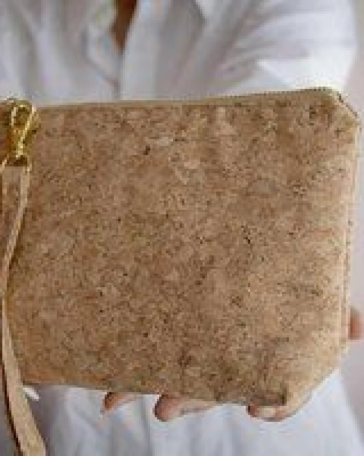BY COPALA Kleines Täschchen aus Recycling-Kork, Vegan Kosmetiktasche