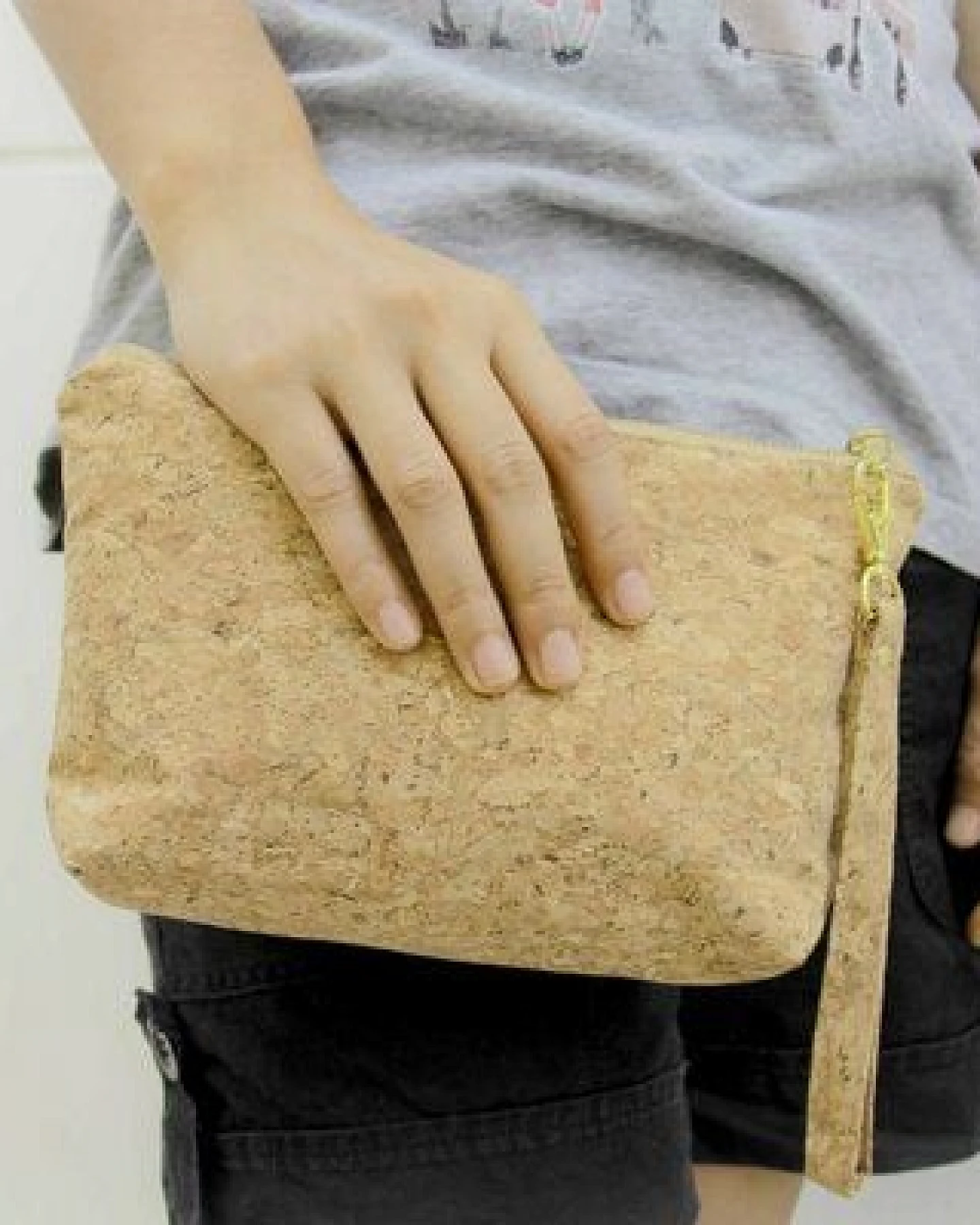 BY COPALA Kleines Täschchen aus Recycling-Kork, Vegan Kosmetiktasche – Ansicht 4