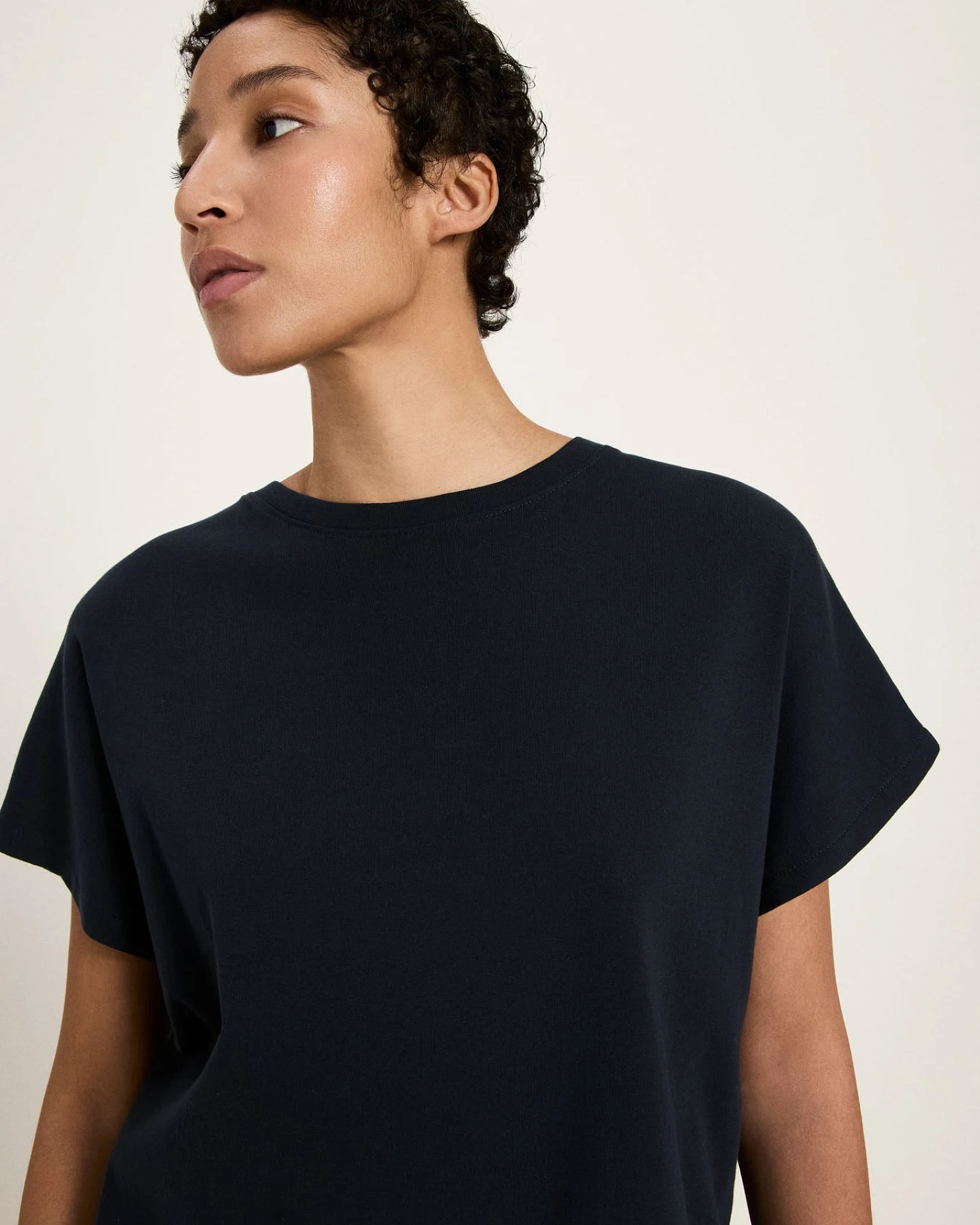 Shirt mit überschnittener Schulter (GOTS) – Ansicht 3
