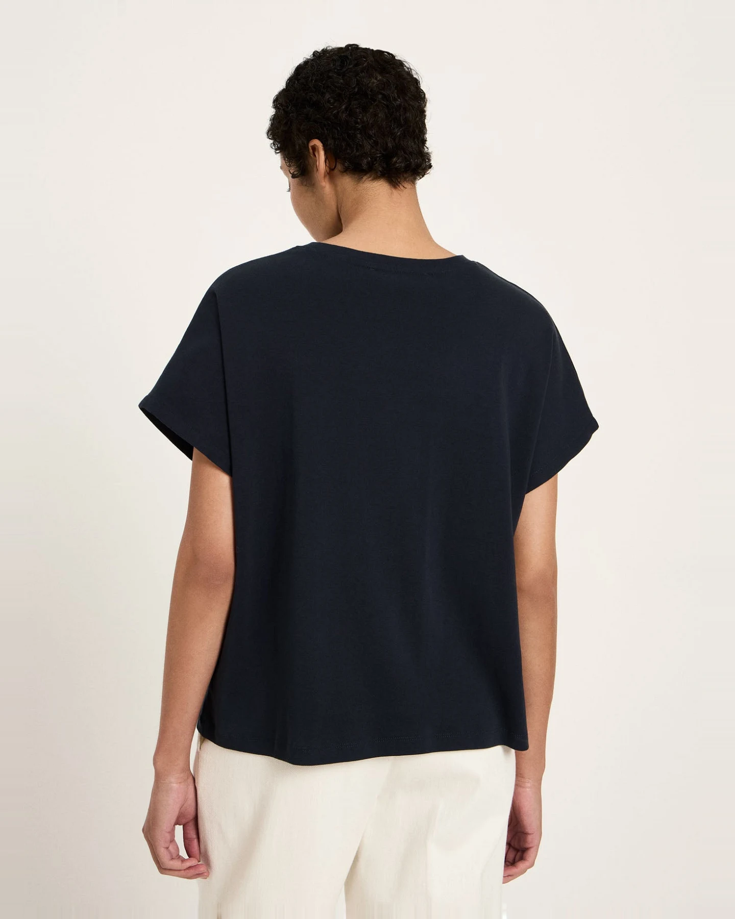 Shirt mit überschnittener Schulter (GOTS) – Ansicht 4