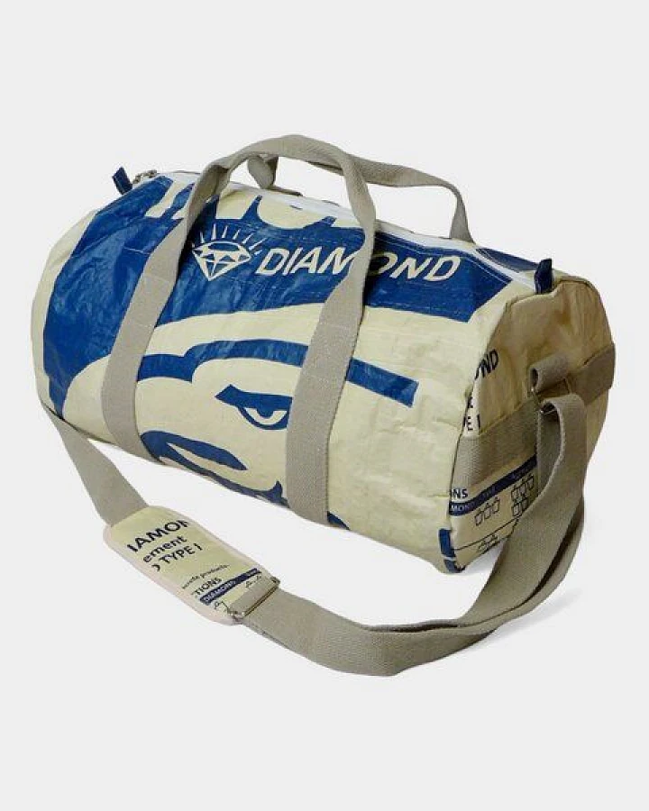 REFISHED fair fashion Tasche 'SPORTY BAG' - upcycelte Zementsäcke