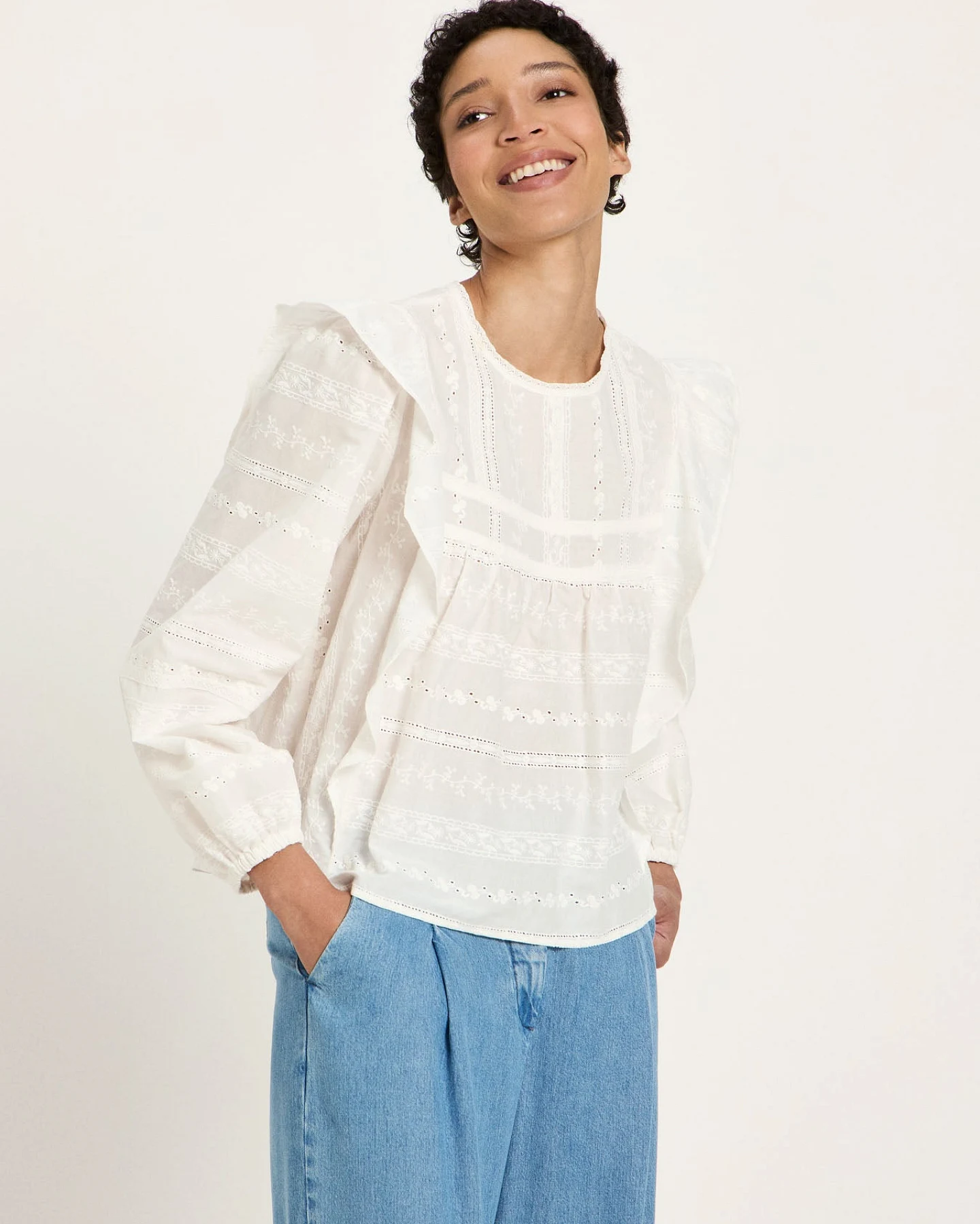 Stickereibluse (OCS) mit Volant – Ansicht 2