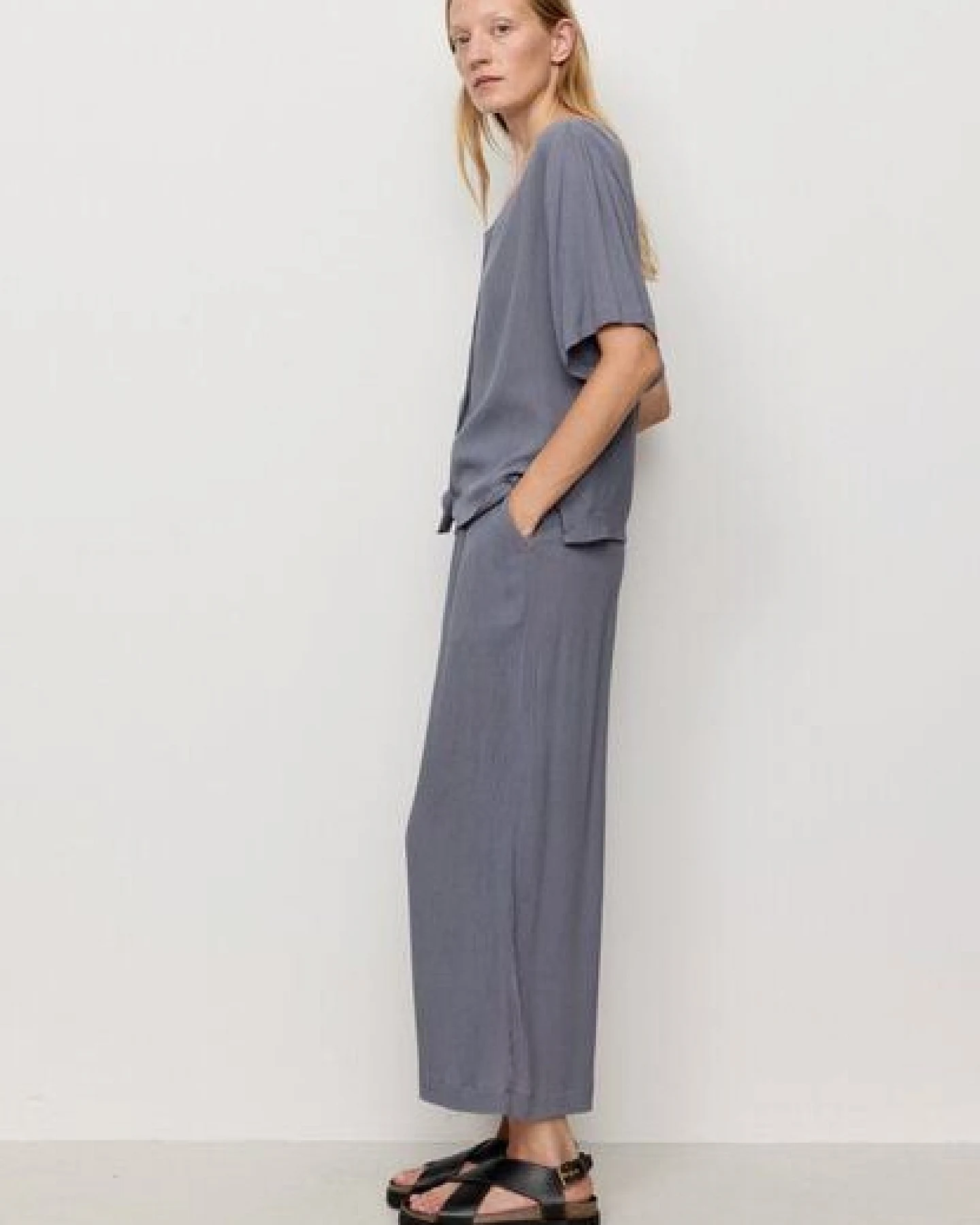 Damen Crinkle Hose aus LENZING ECOVERO Viskose - MANDEVILLA - recolution – Ansicht 2