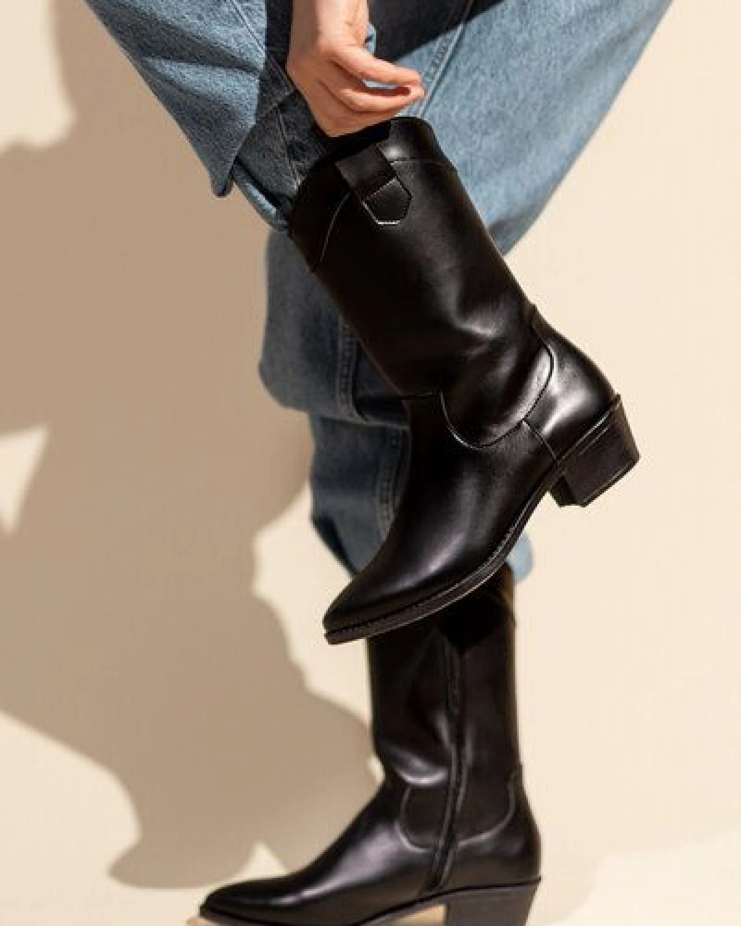 AGAZI CARMEN – black plant-based leather cowboy boots – Ansicht 4