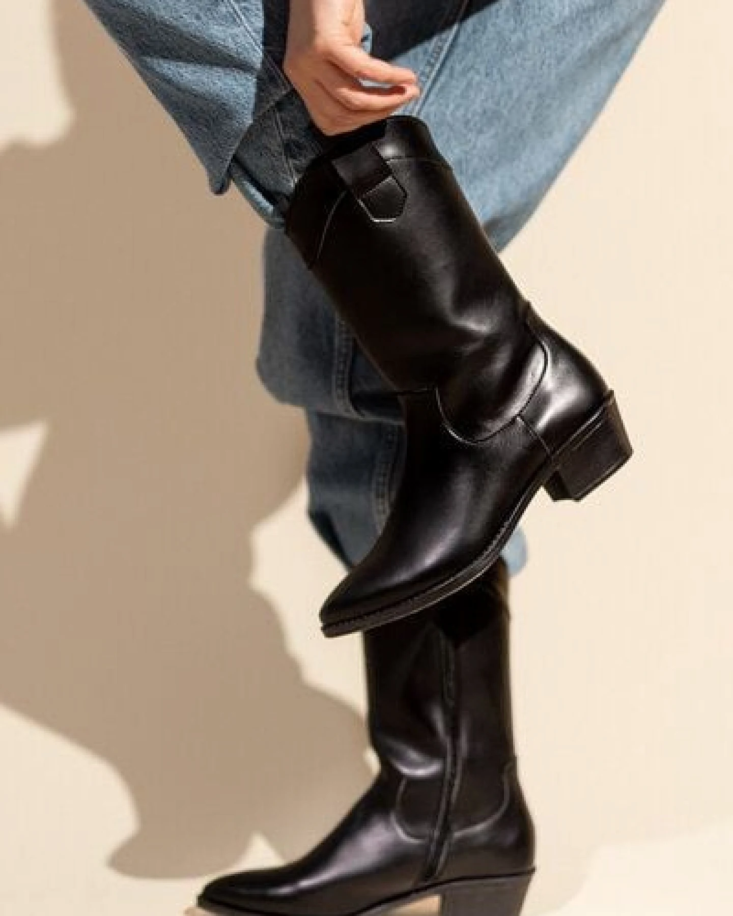 AGAZI CARMEN – black plant-based leather cowboy boots – Ansicht 4