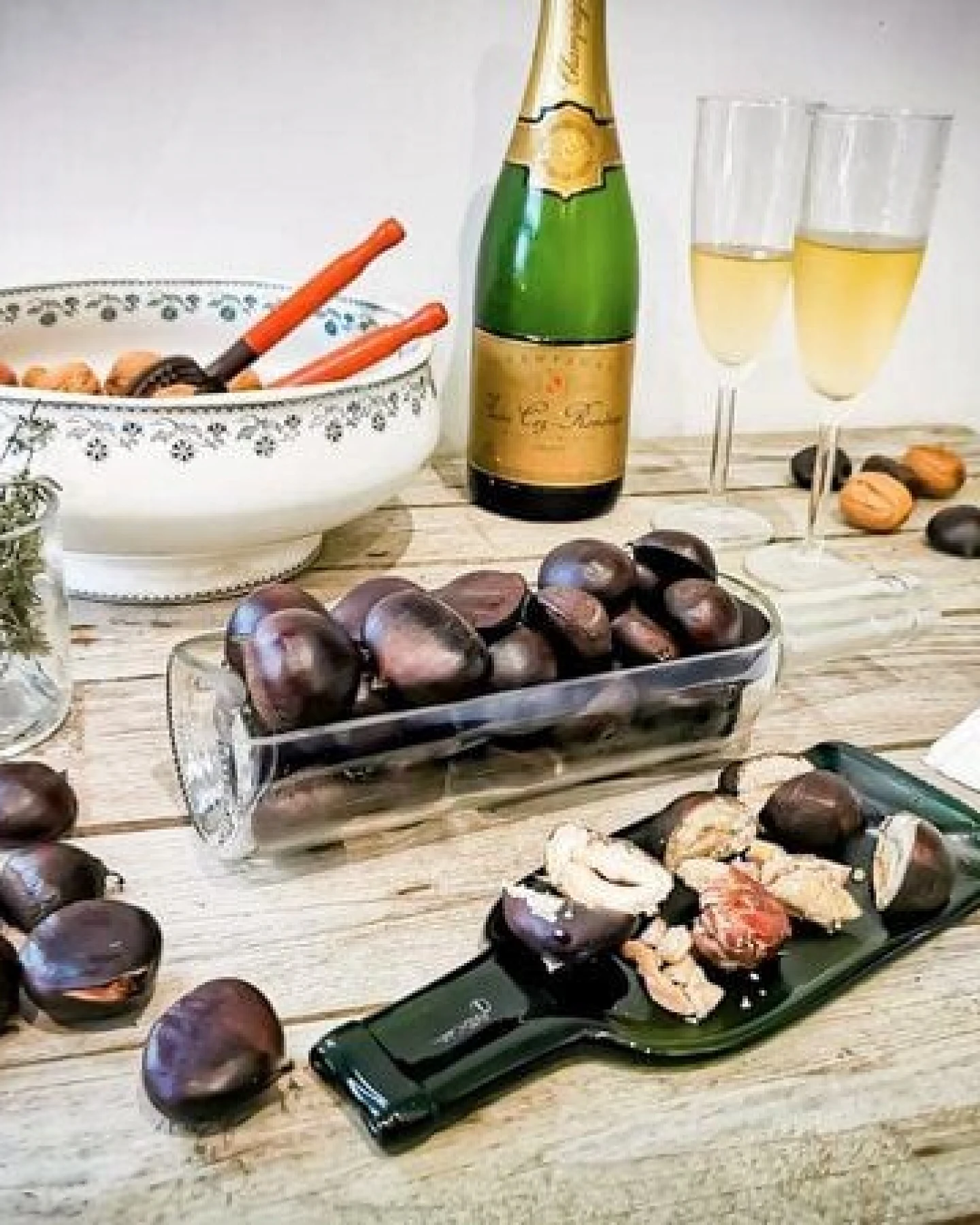 Upcycling-Servierschale aus Weinflaschen von Plates et Culotées - Glasschale – Ansicht 4