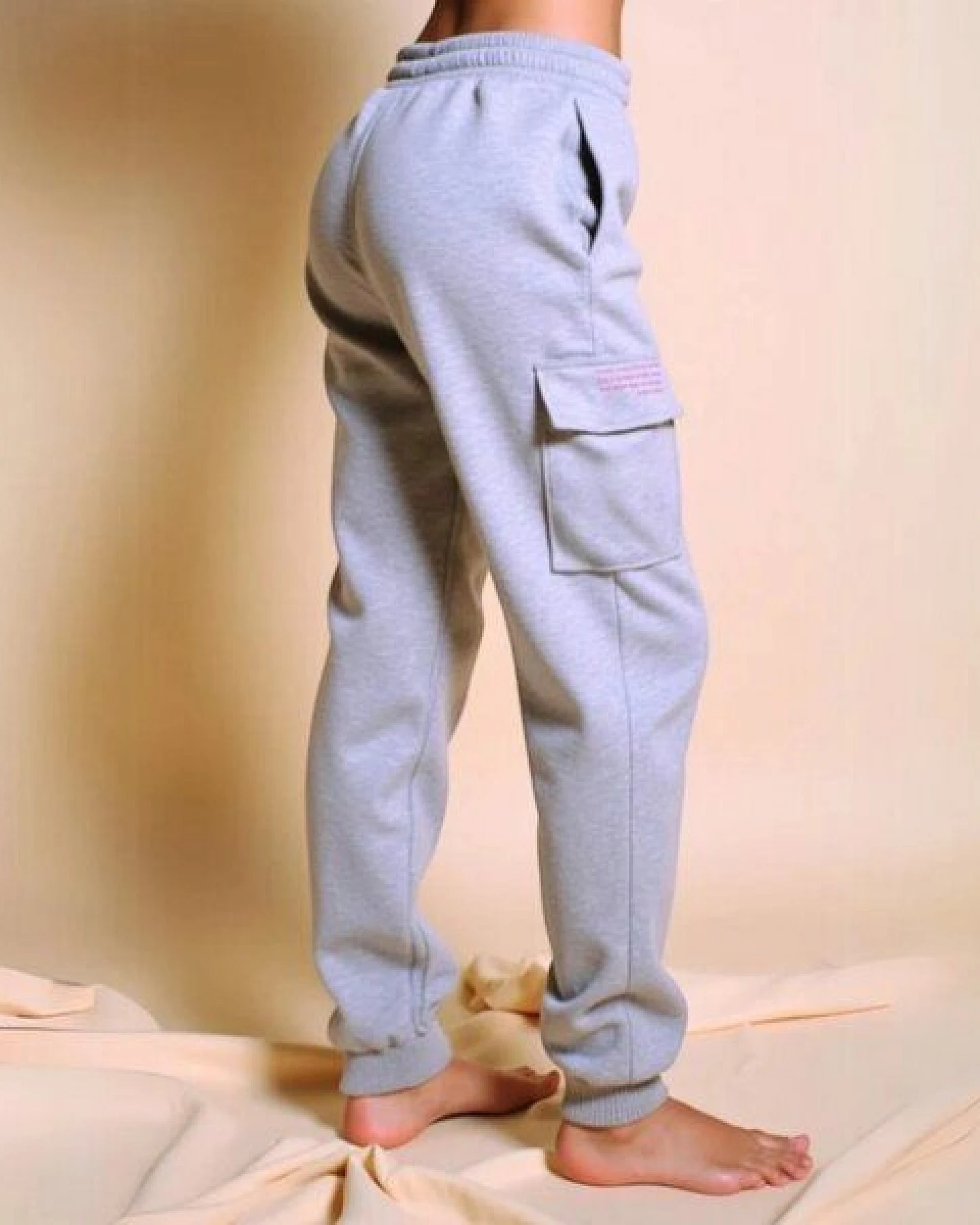 GOOD GIRL BAD HABITS Sweat Jogging-Cargo-Hose "MENTAL HEALTH" – Ansicht 3