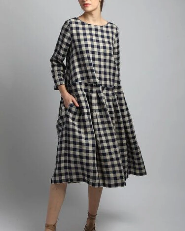 KNOTIUM TIA Midi-Leinenkleid mit sanften Falten